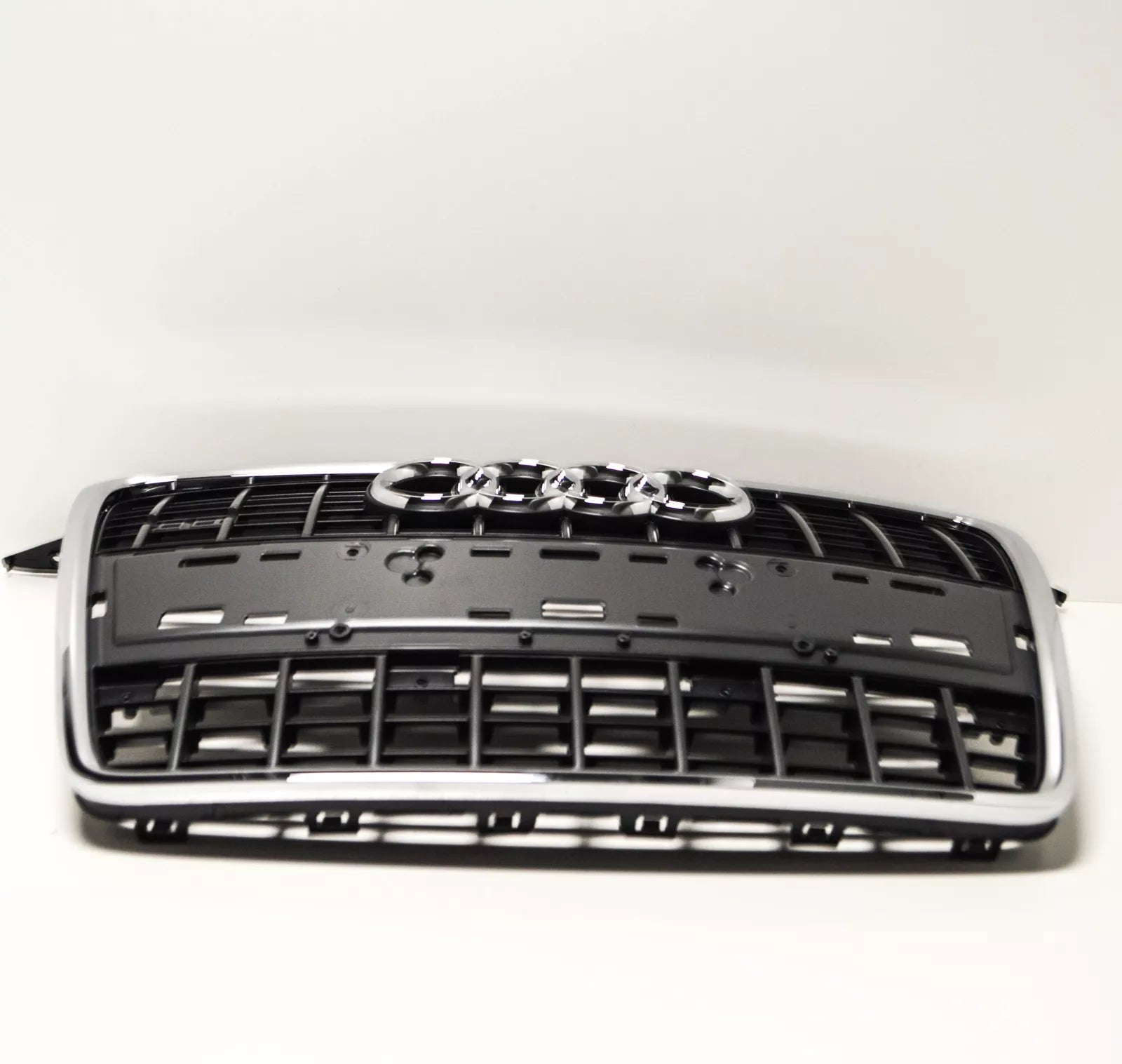 NEW AUDI A3 8P FRONT BUMPER RADIATOR GRILLE 8P4853651D 1QP