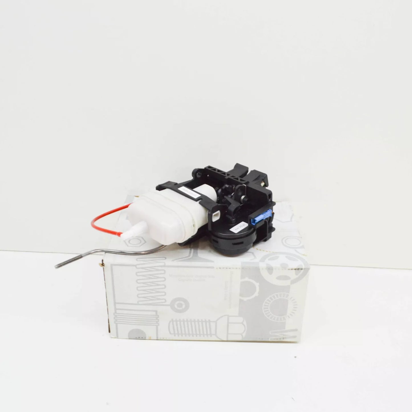 NEW MERCEDES-BENZ S W220 REAR LID LOCK A2207500185 ORIGINAL