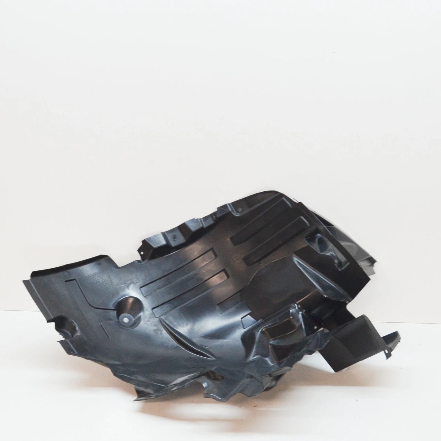 NEW MB SPRINTER 907 FRONT RIGHT WHEEL HOUSE LINER FRONT PART A9076842802