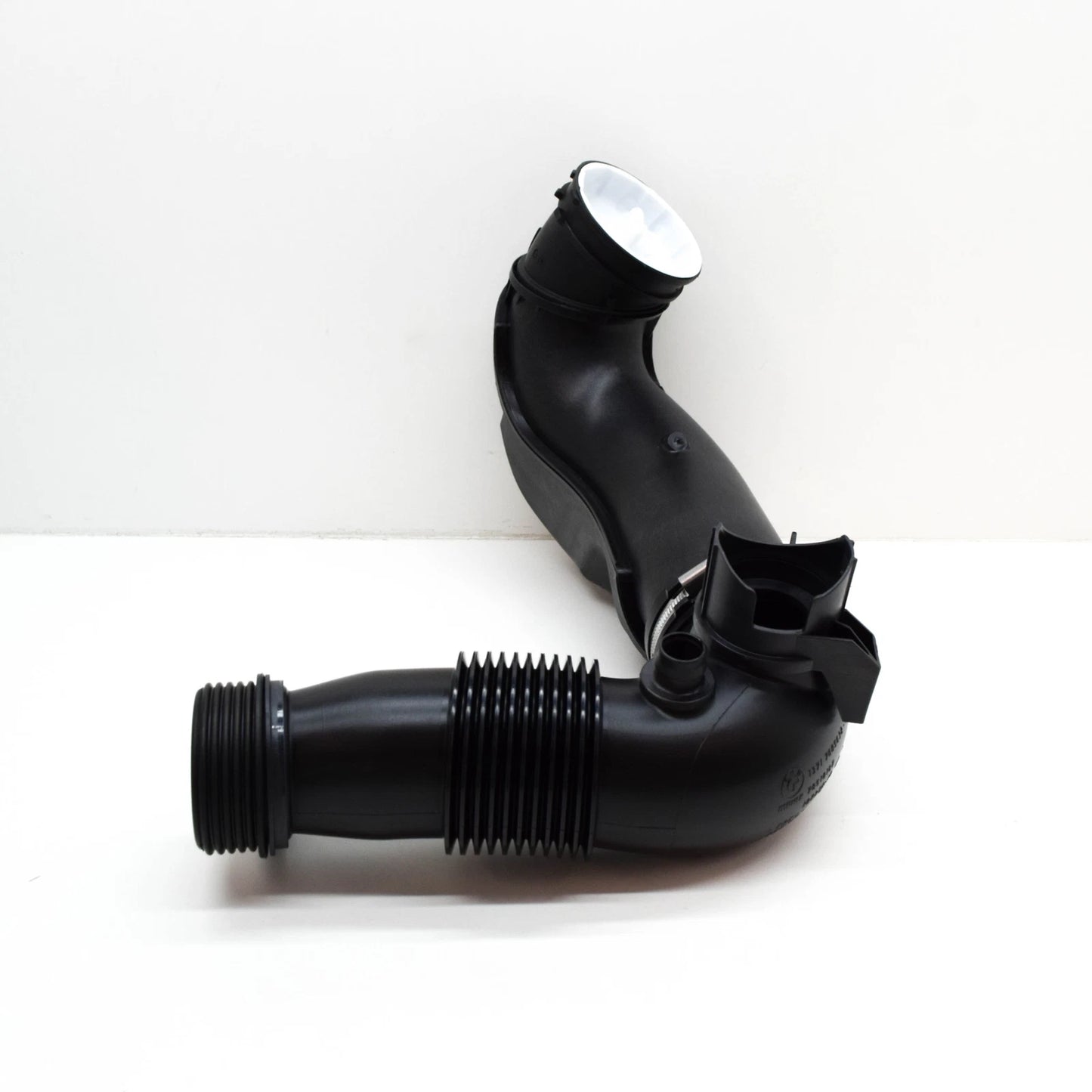 NEW BMW 3 F30 2.0I 135KW AIR INTAKE PIPE HOSE 13717605045 2015 ORIGINAL