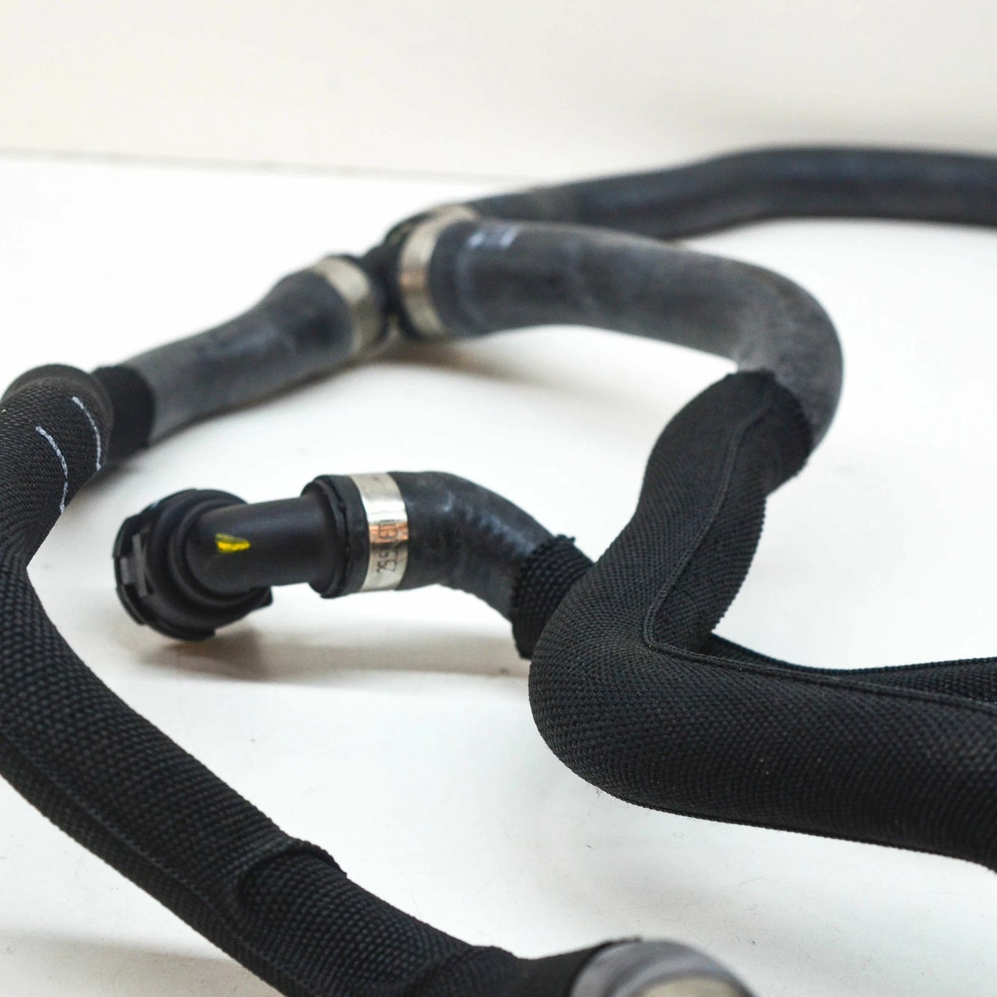 NEW BMW 5 G30 COOLING REMOTE RADIATOR UPPER HOSE 17128602863 ORIGINAL