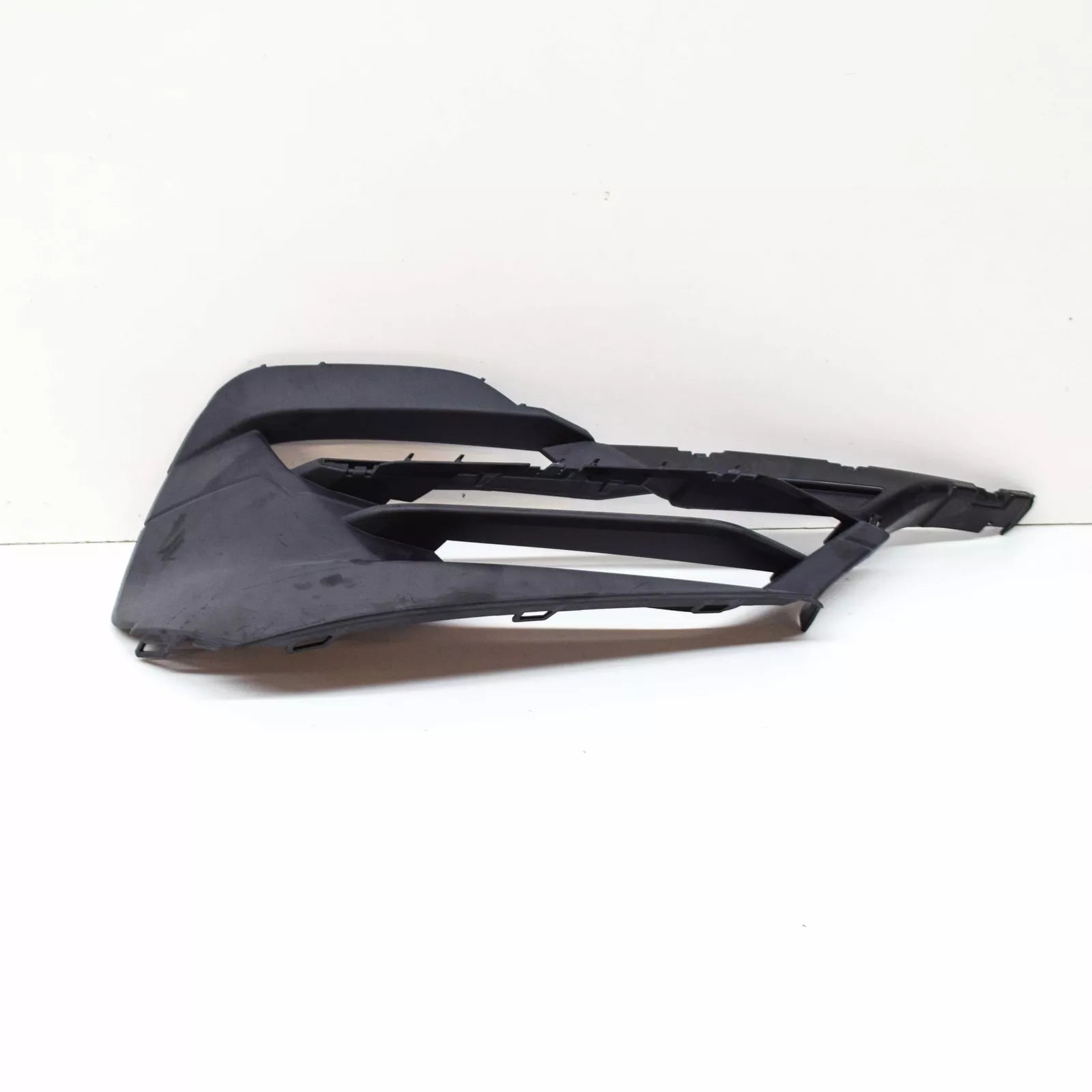 NEW BMW 2 GT F46 FRONT RIGHT BUMPER GRILLE TRIM LINES 51117460164 ORIGINAL