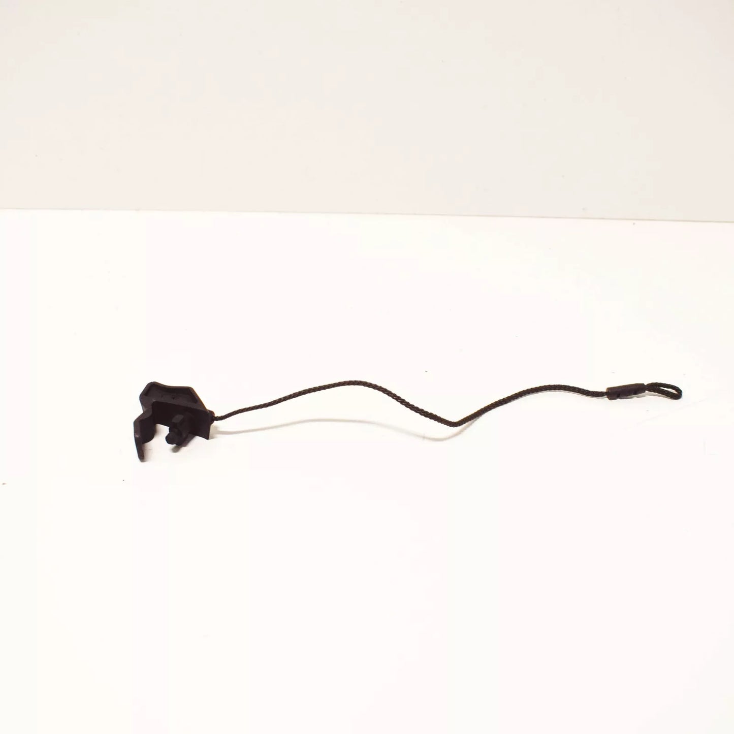 NEW AUDI A3 13-16 LEFT PARCEL SHELF HOLD STRING STRAP 8V4867667