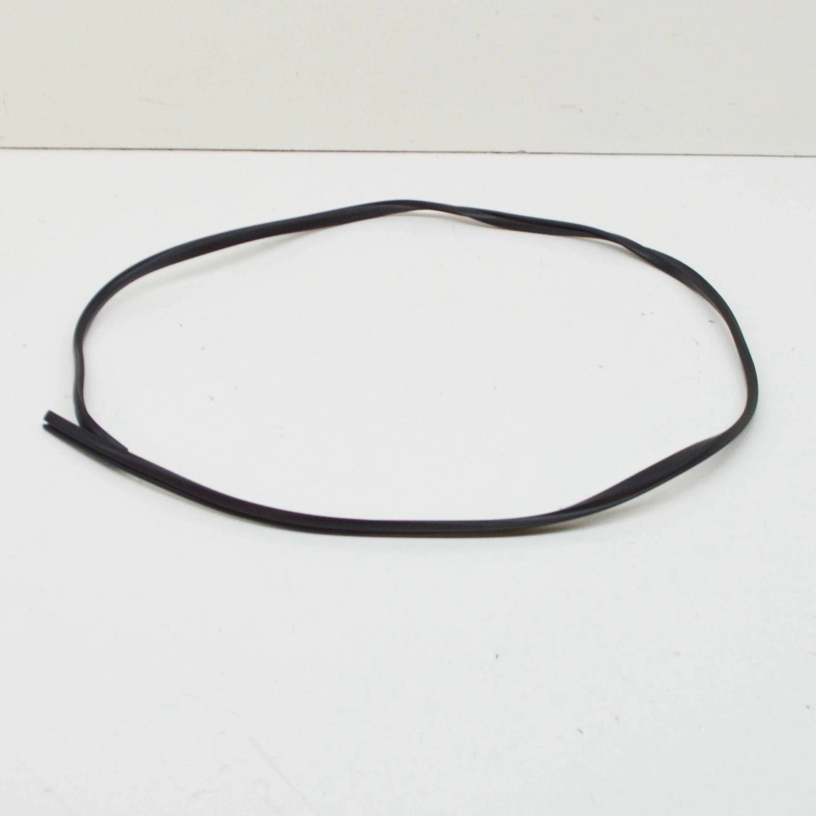 NEW BMW 6 E24 REAR SIDE WINDOW RUBBER SEAL 51211870067 1870067 ORIGINAL