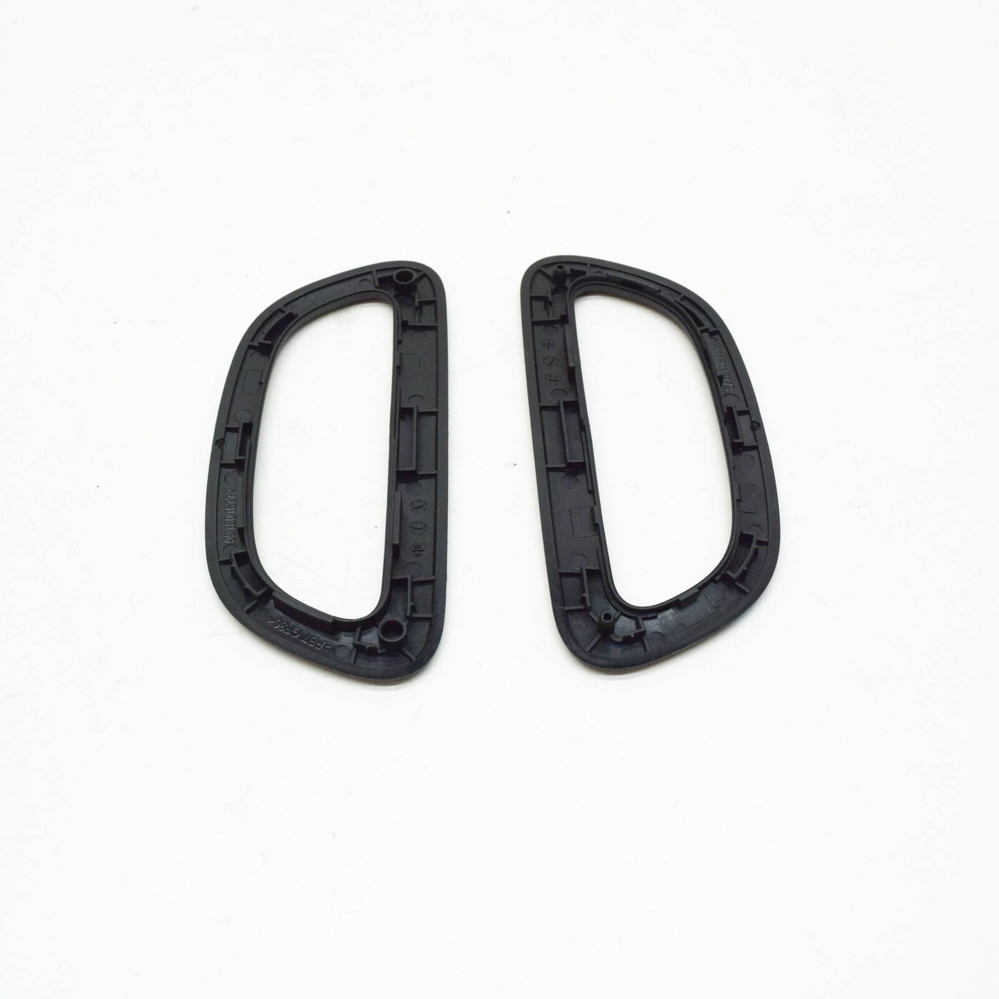 NEW MB CLA SHOOTING BRAKE X117 LUUGGAGE SHELF HANDLE A00081040009051 ORIGINAL