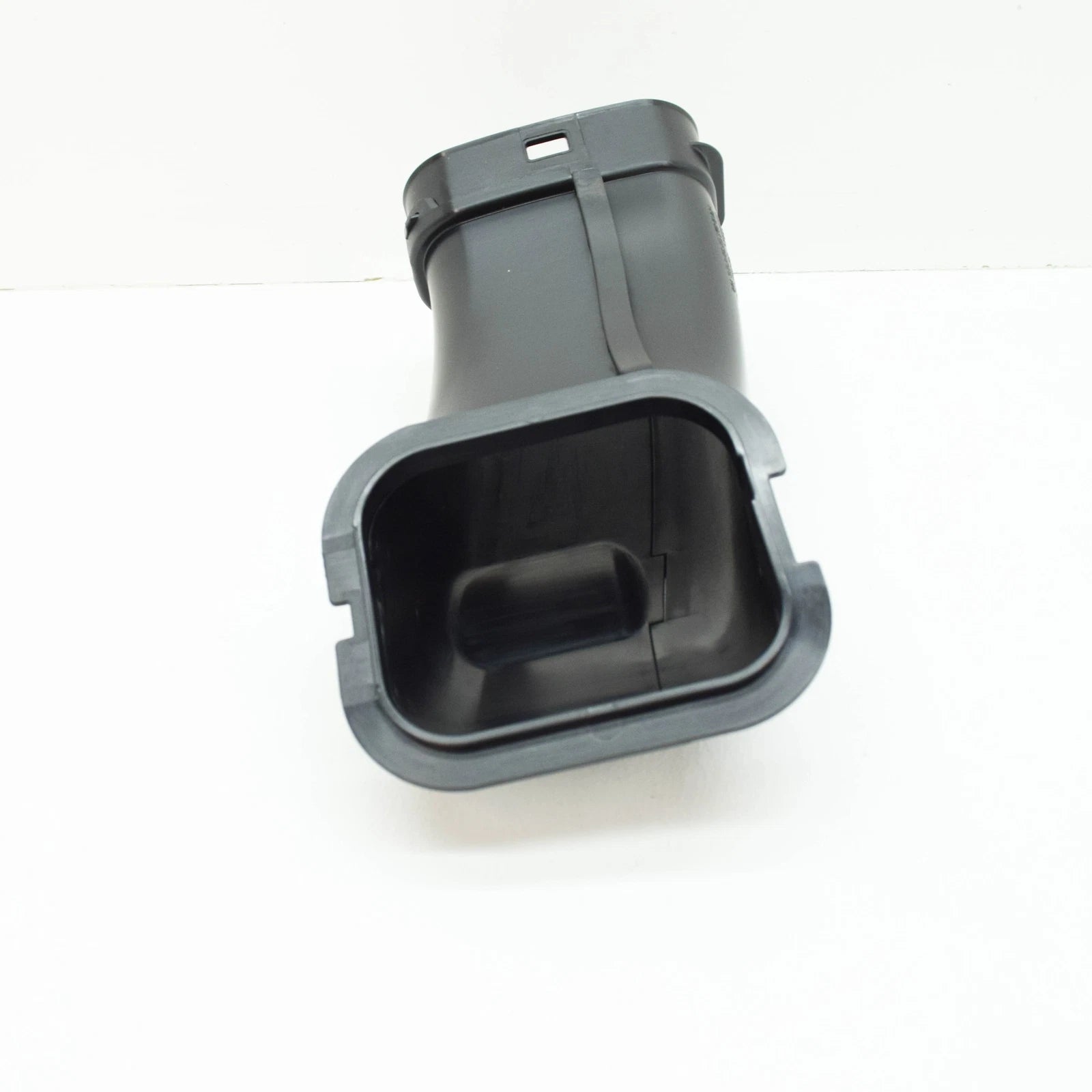 NEW BMW X5 G05 INTAKE AIR DUCT 13718662934 ORIGINAL