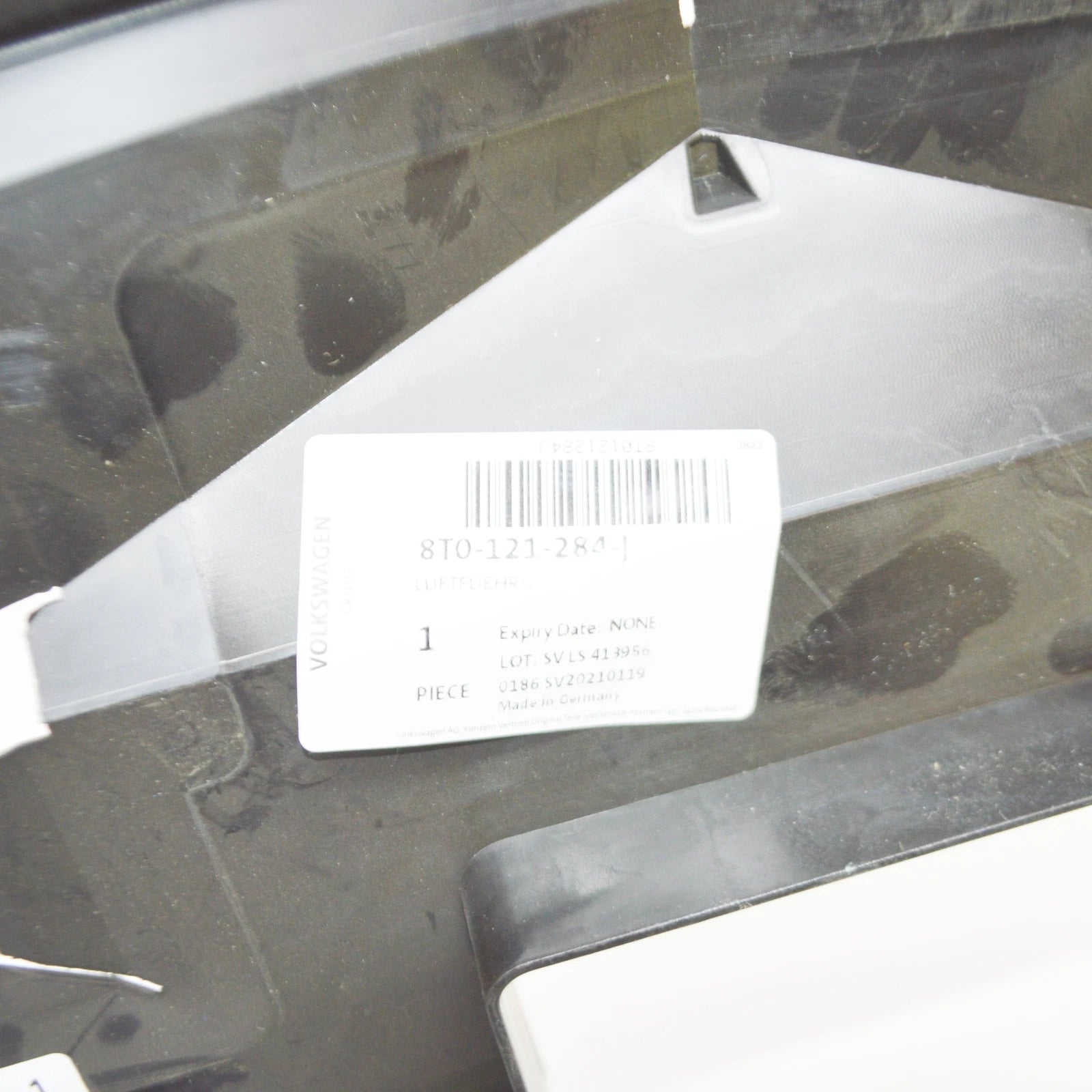 NEW AUDI A5 8T3 RADIATOR RIGHT AIR GUIDE 8T0121284J