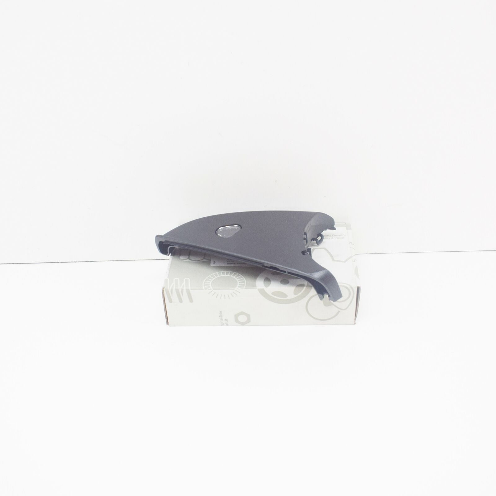 NEW MERCEDES-BENZ CLA C117 FRONT RIGHT DOOR MIRROR COVER A1768100415 ORIGINAL