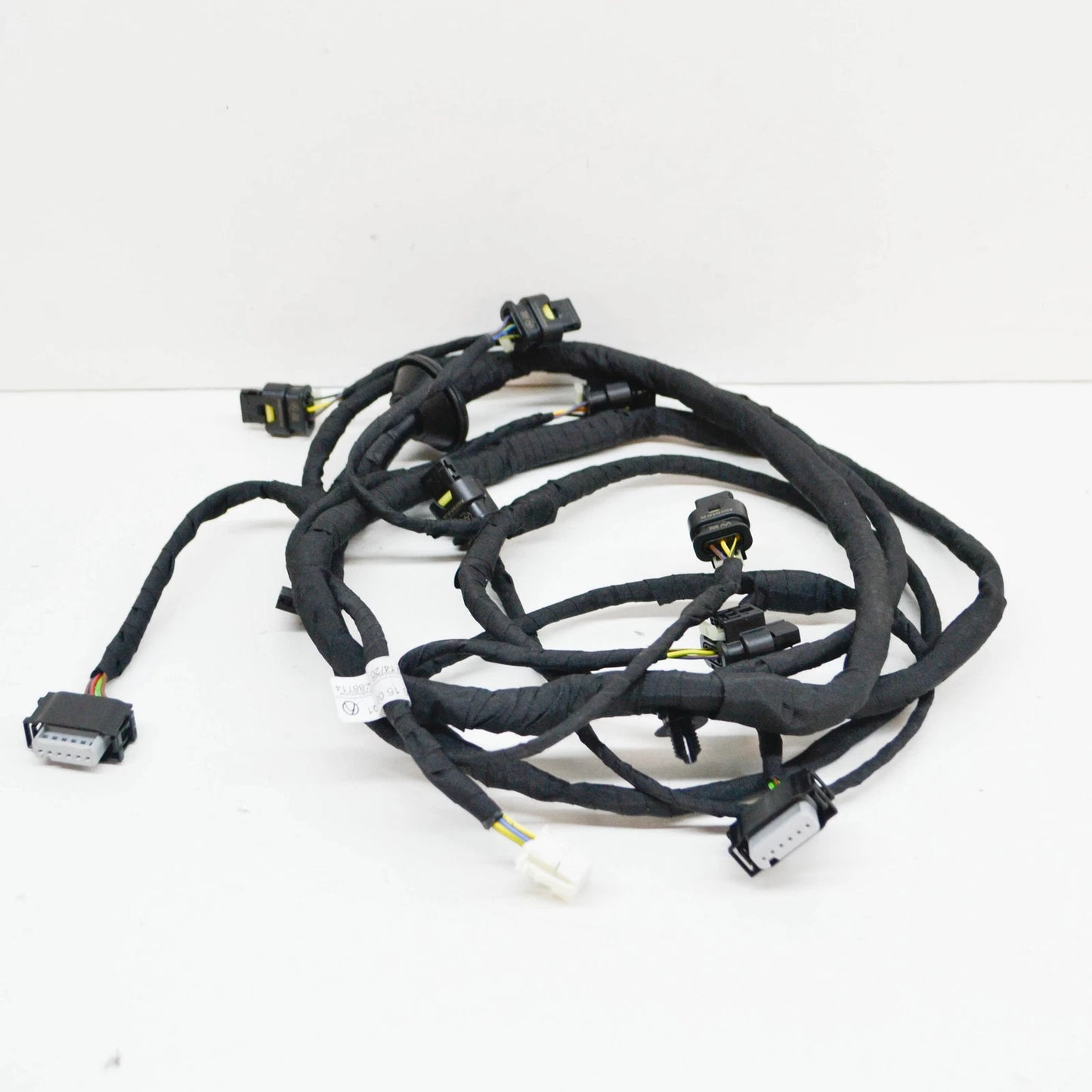 NEW MERCEDES-BENZ E-CLASS COUPE C207 REAR PARKING SENSOR WIRING A2074401508