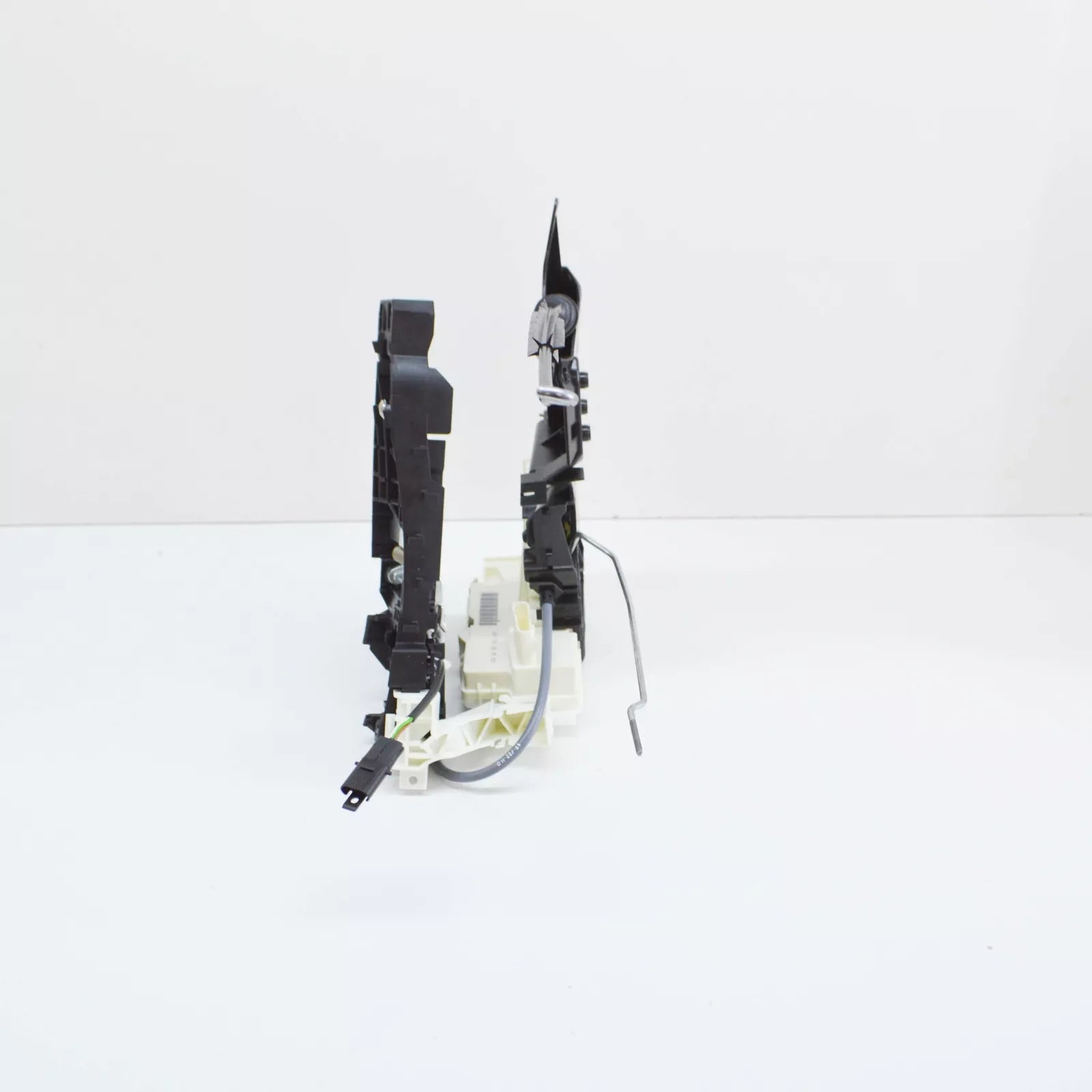 NEW MERCEDES-BENZ A W169 FRONT LEFT DOOR LOCK LHD A1697203535 ORIGINAL