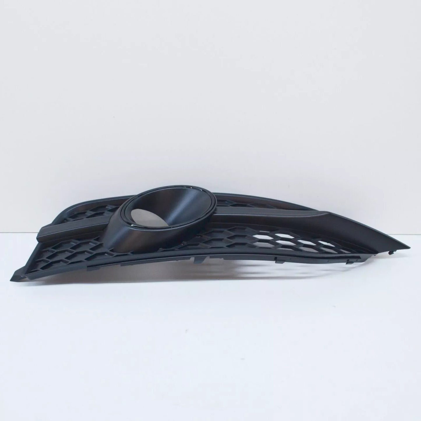 New OEM Audi A7 S-Line Front Bumper Fog Light Grill Black Right 4G8807682CBMT