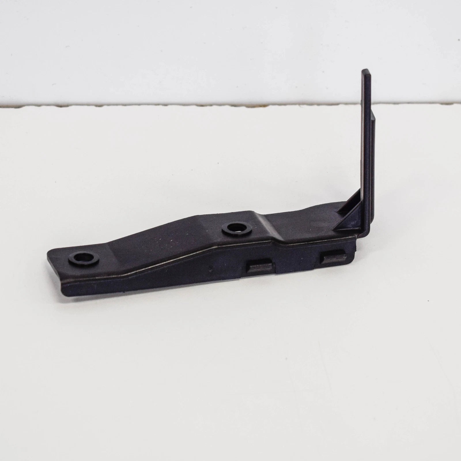 NEW AUDI A6 C6 RS6 FRONT LEFT COVER BRACKET 4F0853921A