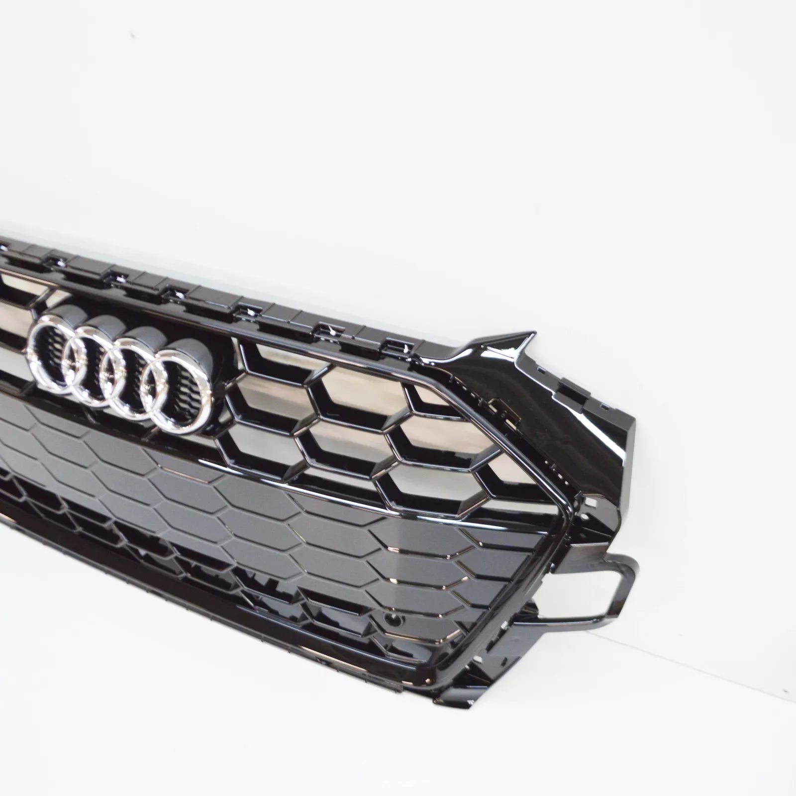 NEW AUDI A4 AVANT B9 RADIATOR GRILLE 8W0853651DTT94 8W0853651DT T94 ORIGINAL