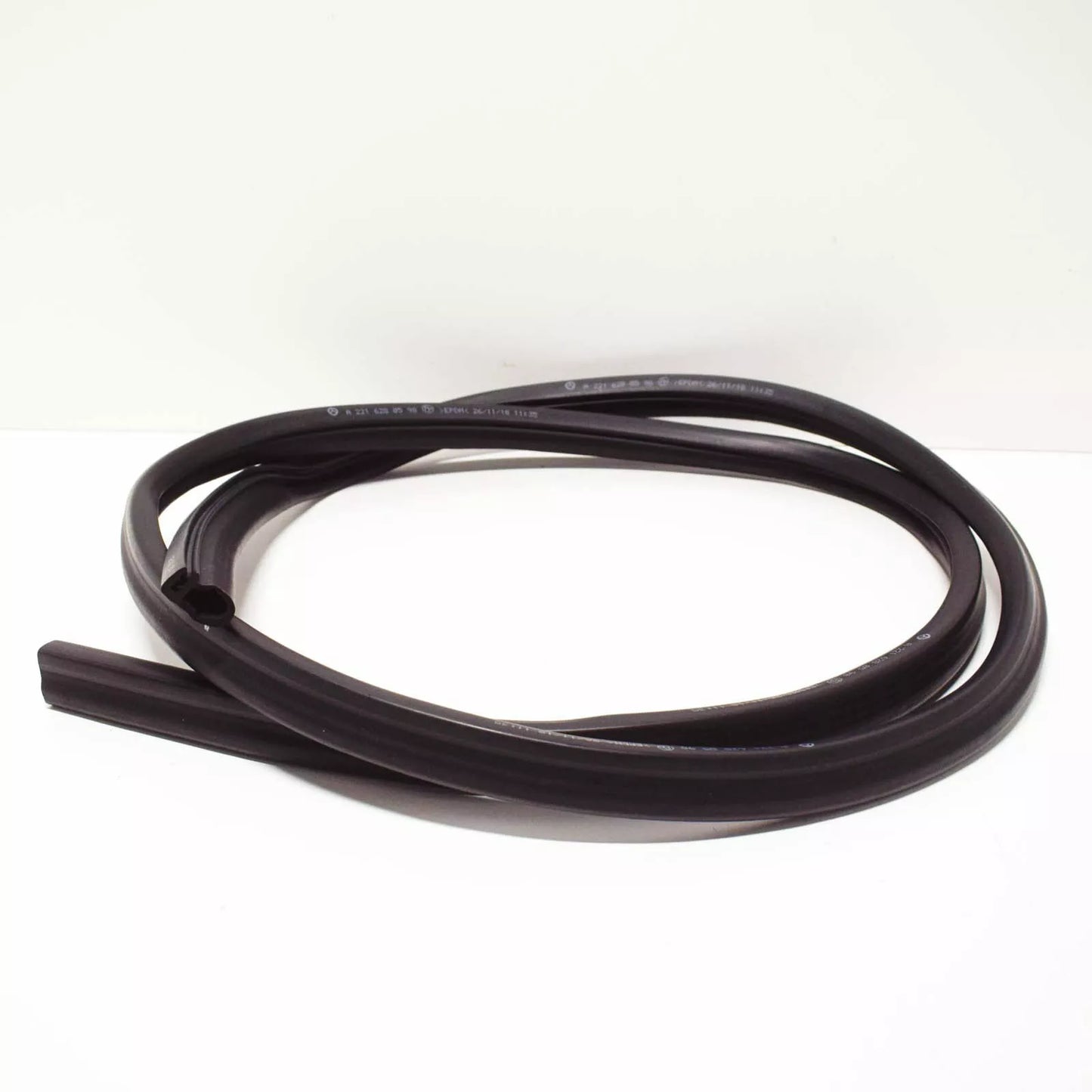 NEW MERCEDES-BENZ CL C216 FRONT HOOD SEAL A2216280598