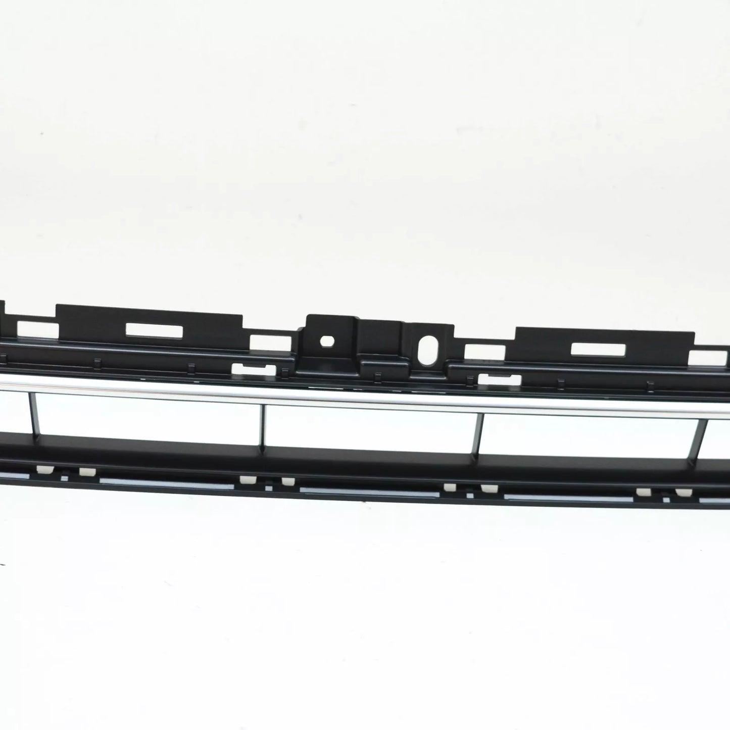 NEW AUDI A4 B9 FRONT BUMPER LOWER GRILLE 8W6807683ARU6 2017