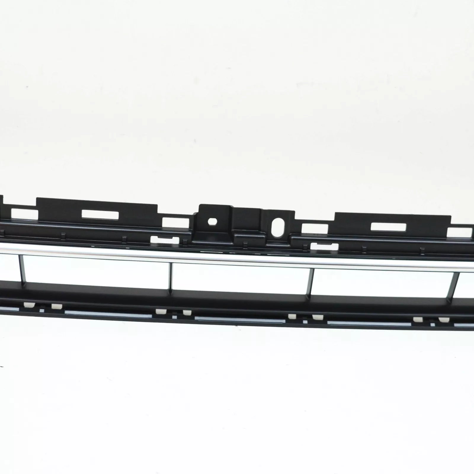 NEW AUDI A4 B9 FRONT BUMPER LOWER GRILLE 8W6807683ARU6 2017