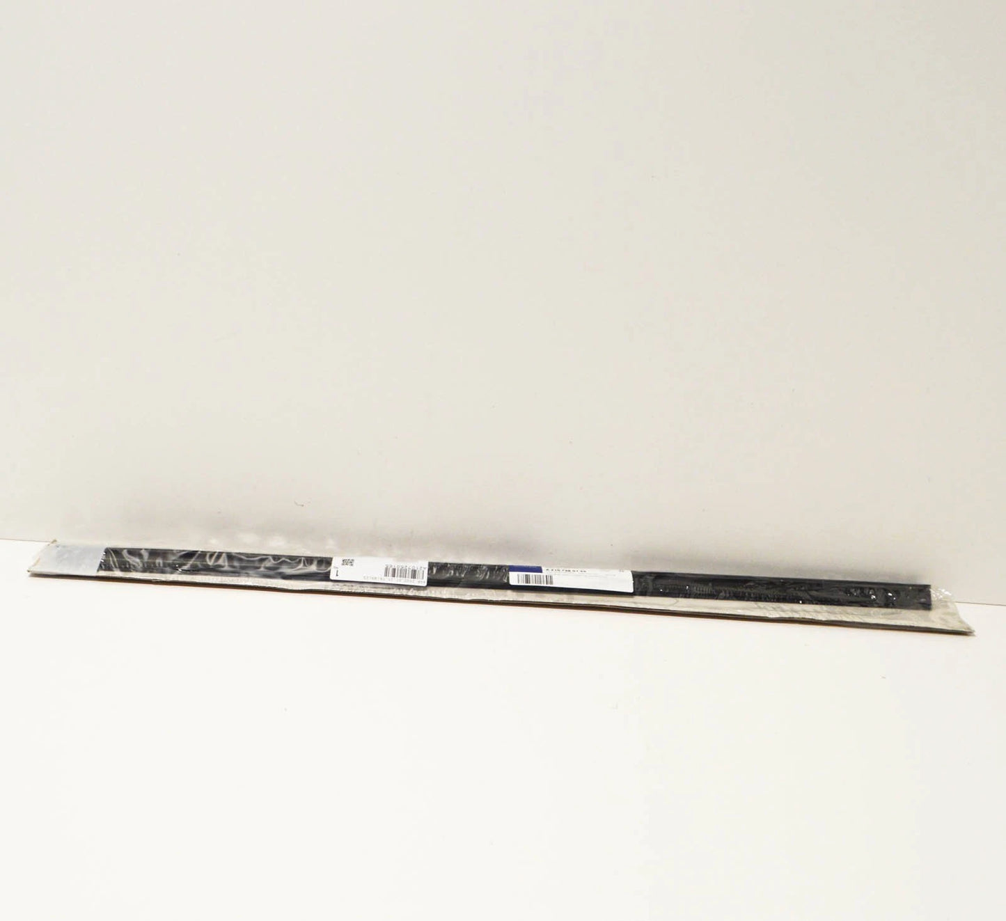NEW MERCEDES S210 W210 WINDOW SEALING RAIL A2107250165 ORIGINAL
