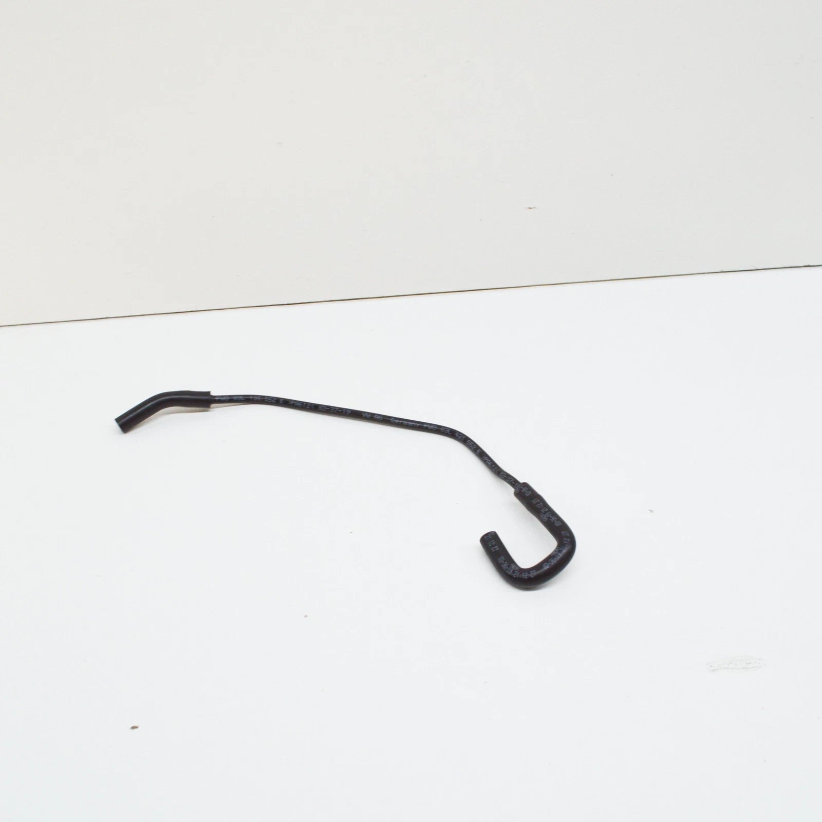 NEW AUDI A4 AVANT B8 ENGINE VACUUM HOSE 03L131552E ORIGINAL