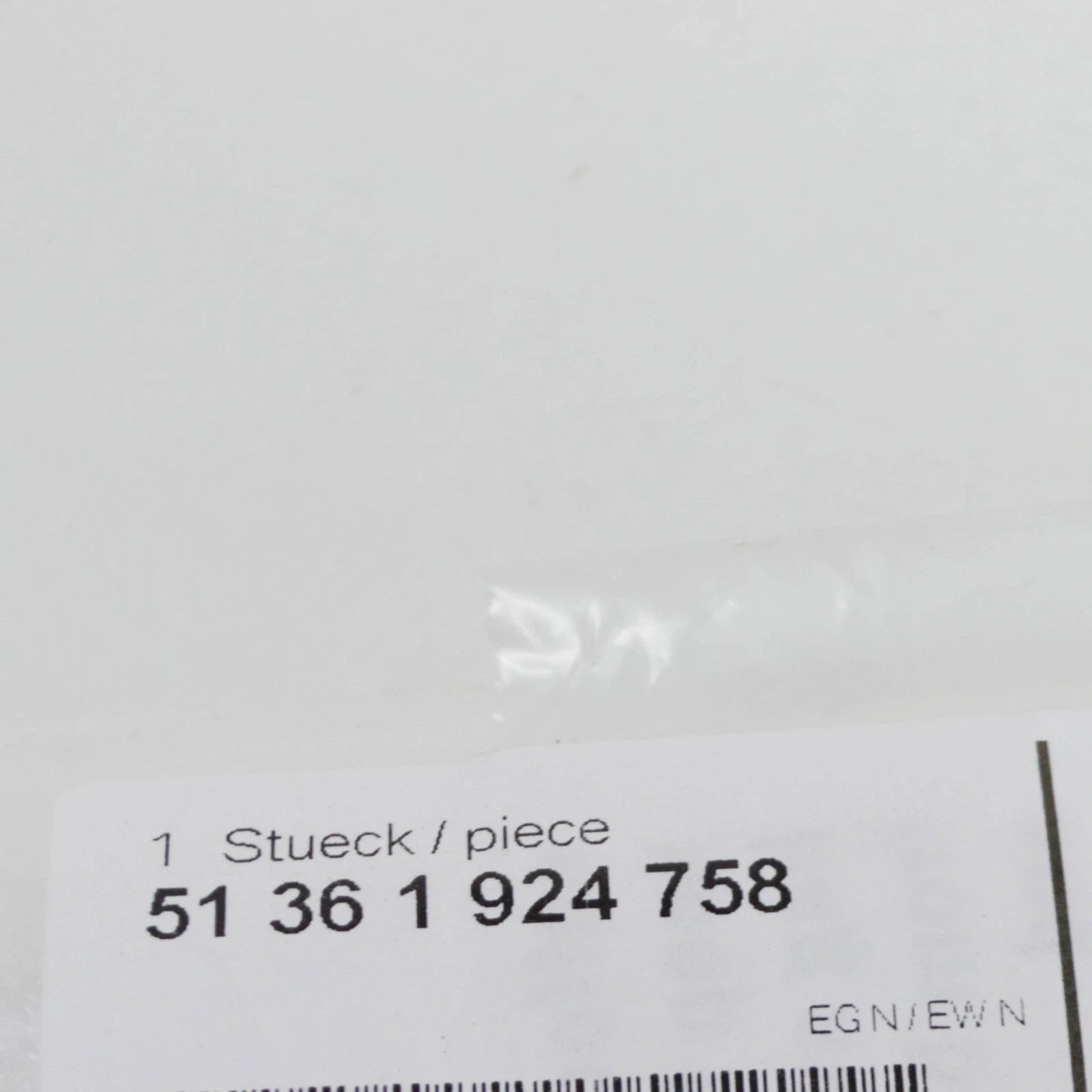 NEW BMW 3 CONVERTIBLE E30 REAR RIGHT WINDOW OUTER MOLDING 51361924758 ORIGINAL