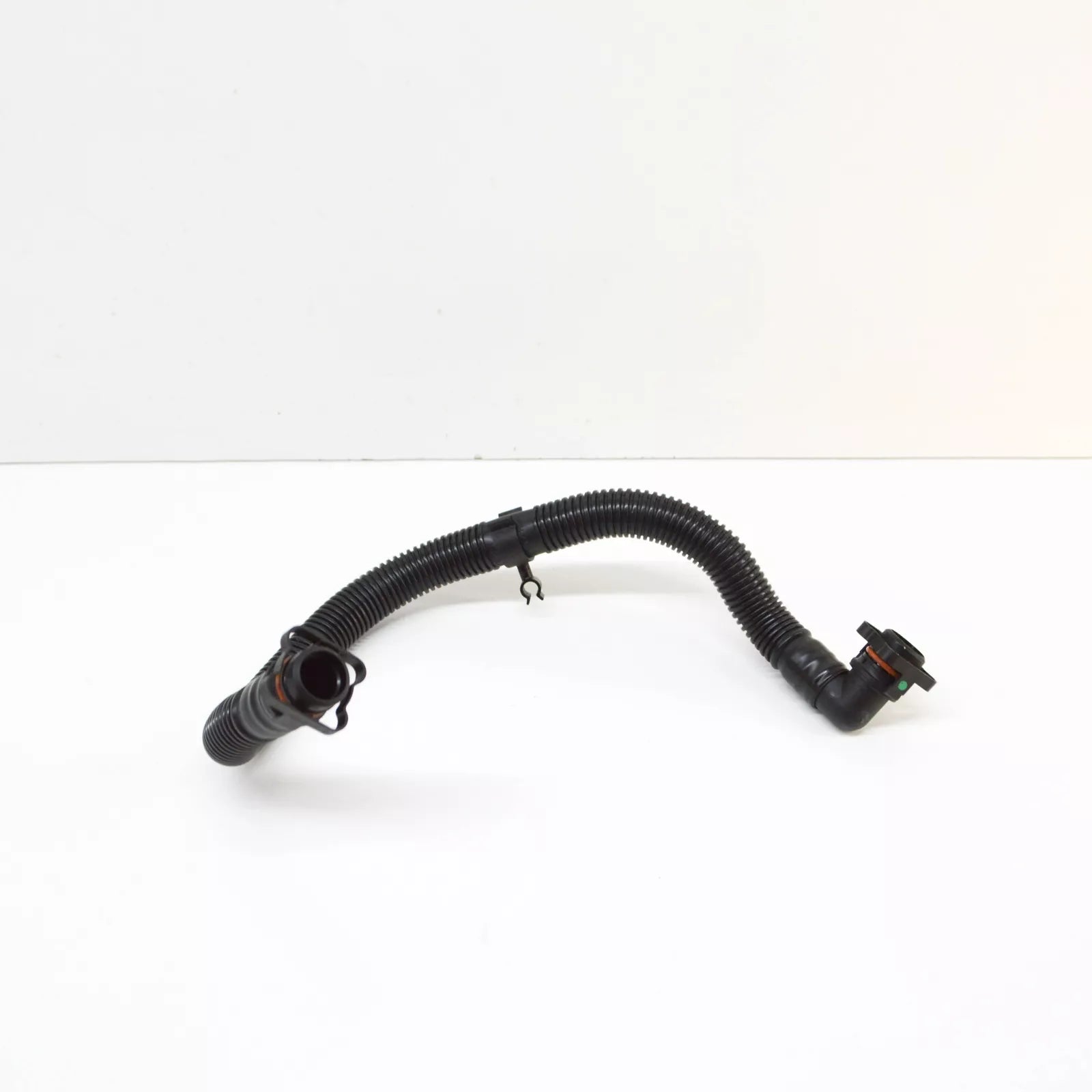 NEW AUDI A4 B7 CRANKCASE BREATHER HOSE 06F103235A