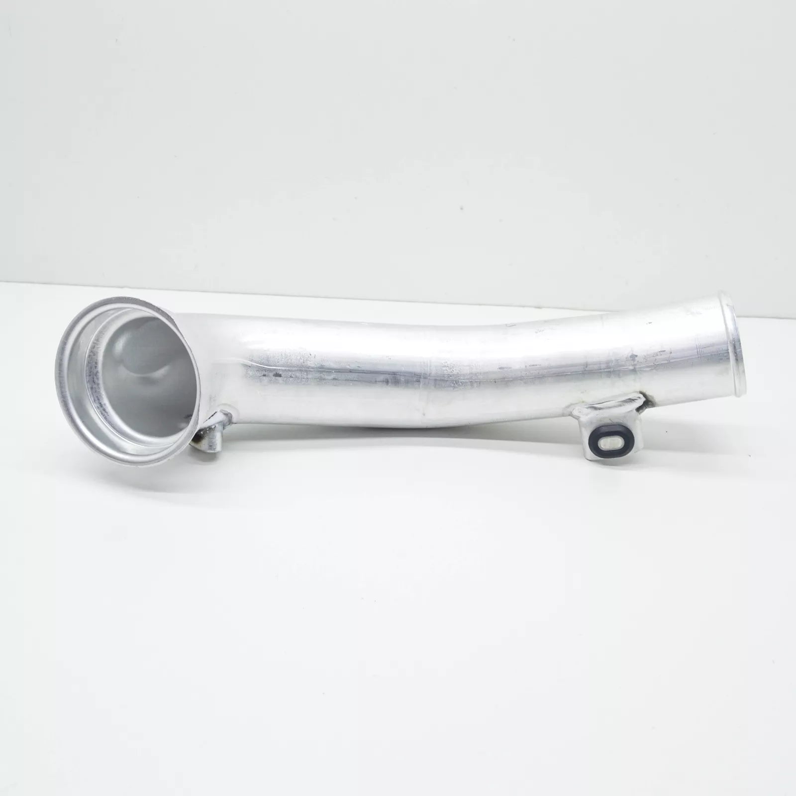 NEW MERCEDES-BENZ E W213 CHARGED AIR LINE TUBE A2560980007 ORIGINAL