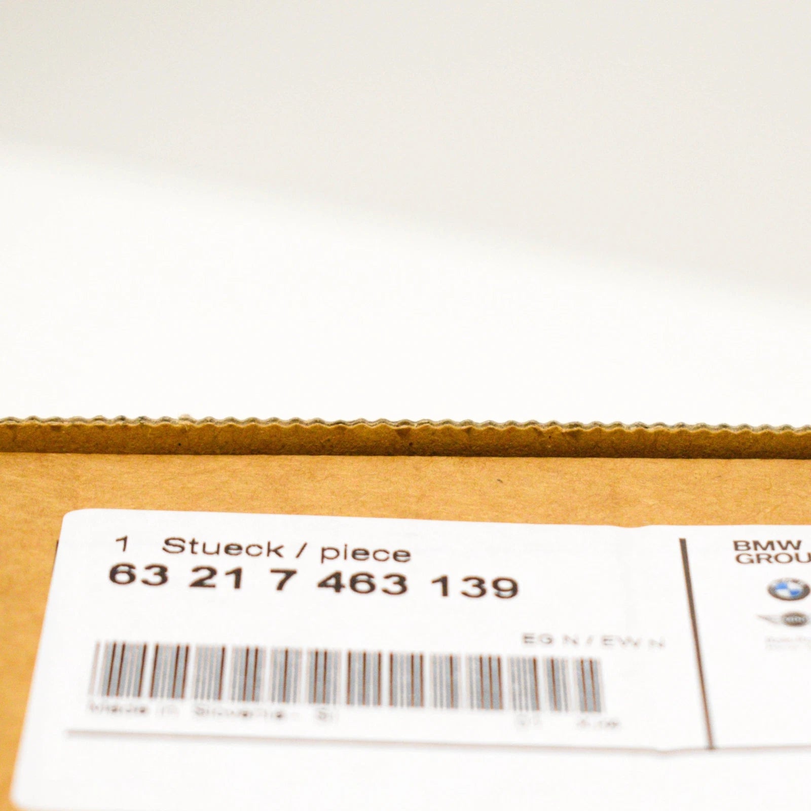 NEW BMW 4 F33 REAR TAILLIGHT GUTTER COVER LEFT SIDE 63217463139 ORIGINAL