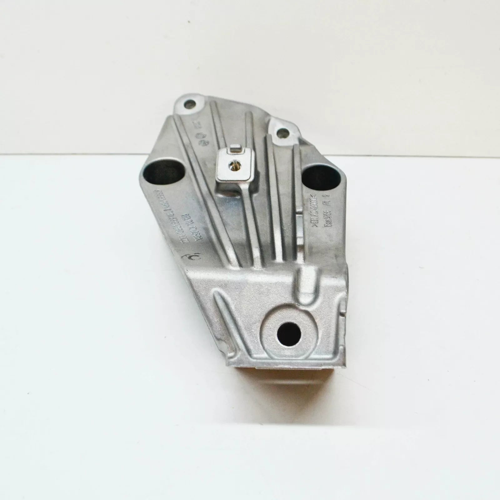 NEW BMW 3 G20 LEFT ENGINE SUPPORT BRACKET 22116861559 6861559 ORIGINAL