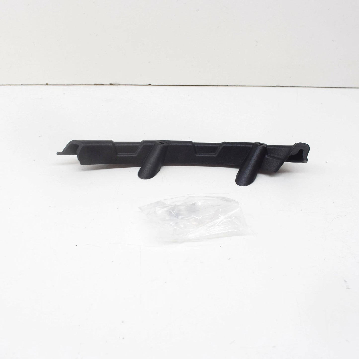 NEW MERCEDES-BENZ C W205 FRONT RIGHT BUMPER BRACKET A2058859804