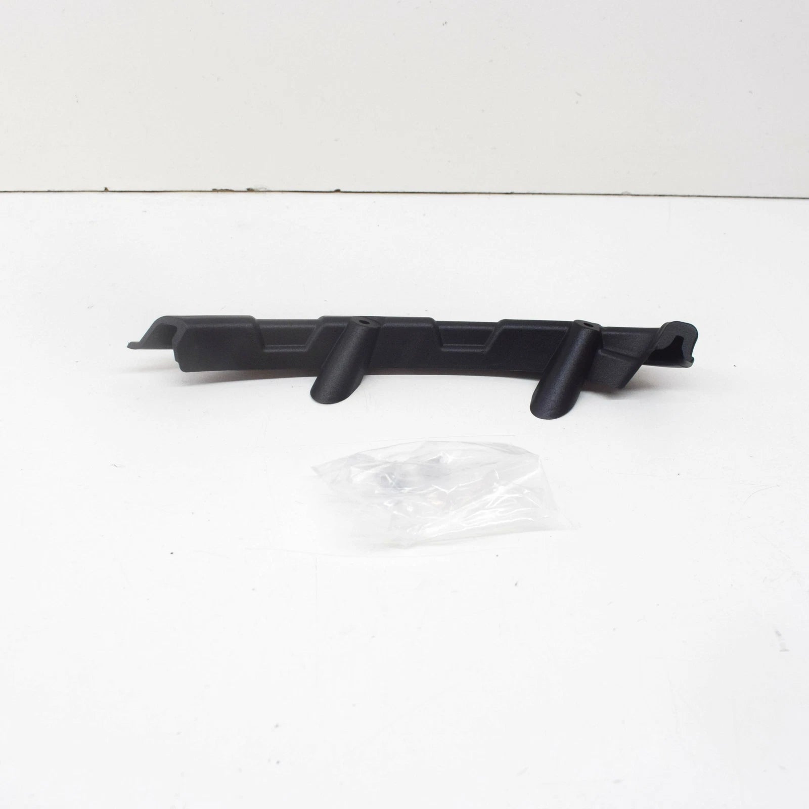 NEW MERCEDES-BENZ C W205 FRONT RIGHT BUMPER BRACKET A2058859804