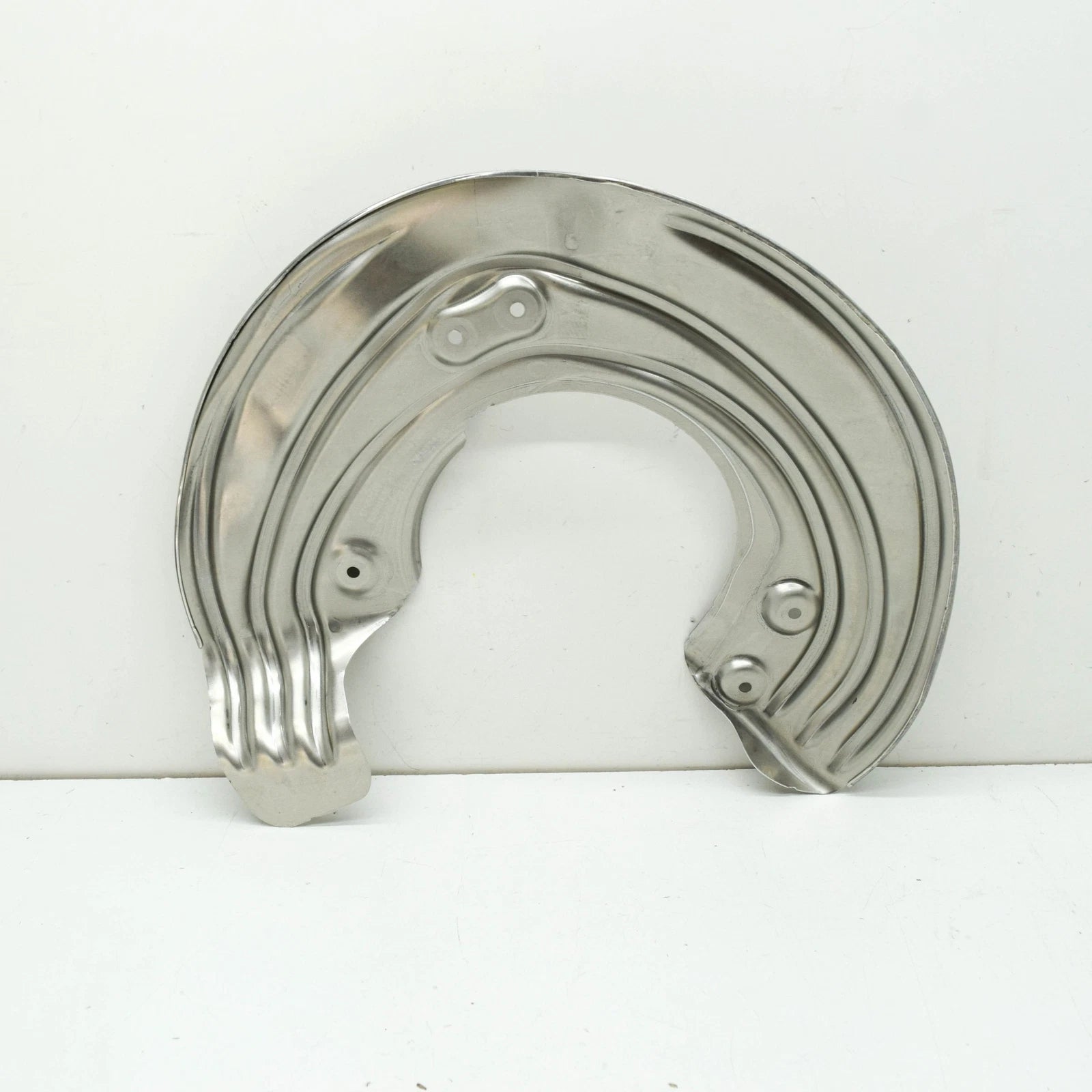 NEW BMW 3 G20 FRONT RIGHT BRAKE DISC PROTECTION 34106871338 ORIGINAL