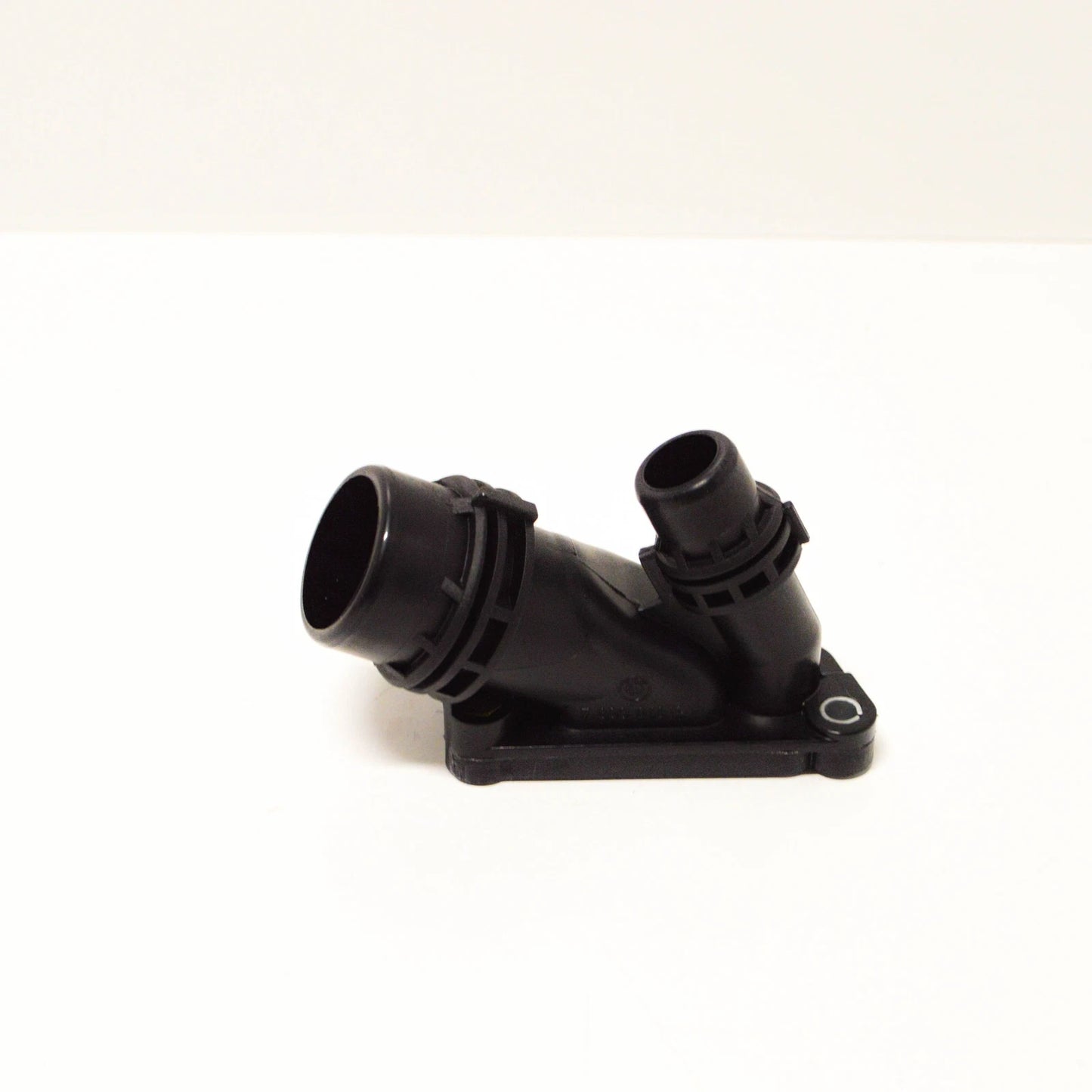 NEW BMW E60 E61 E70 E71 E81 COOLING SYSTEM CONNECTOR 11117800048 ORIGINAL