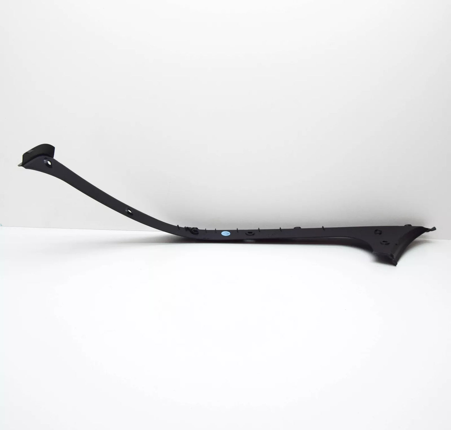 NEW MB CL C216 LUGGAGE COMPARTMENT RIGHT WELD SEAL COVER A21669302339051