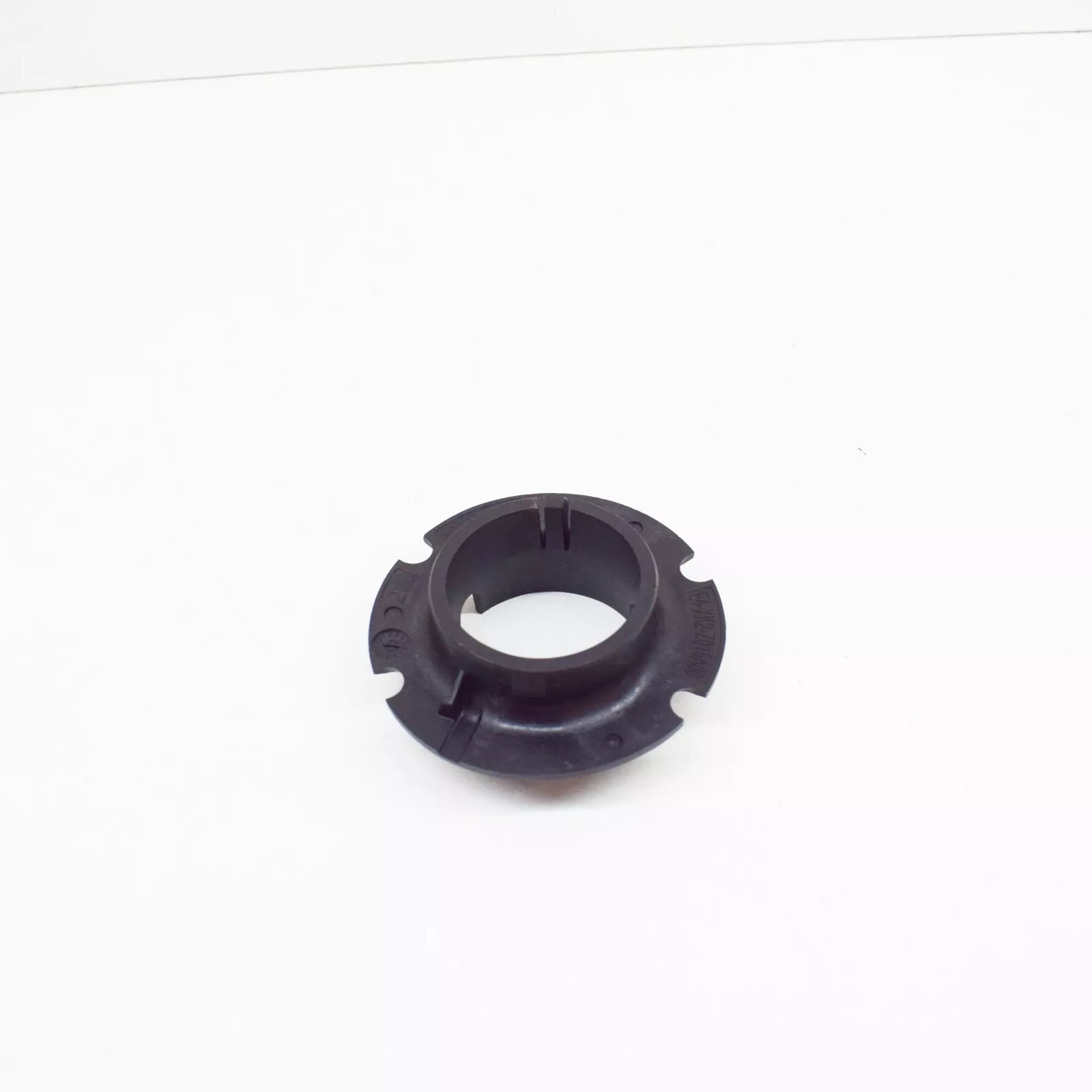 NEW MERCEDES-BENZ ML W164 REAR LOWER SPRING SEAT A1643250215 ORIGINAL