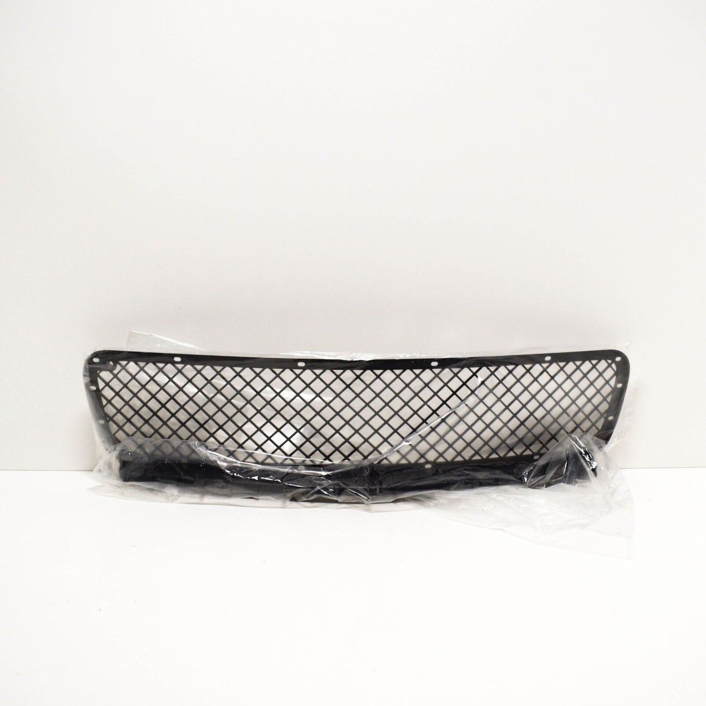 new bmw z3 e36 front bumper lower center grill black 51117016906 original