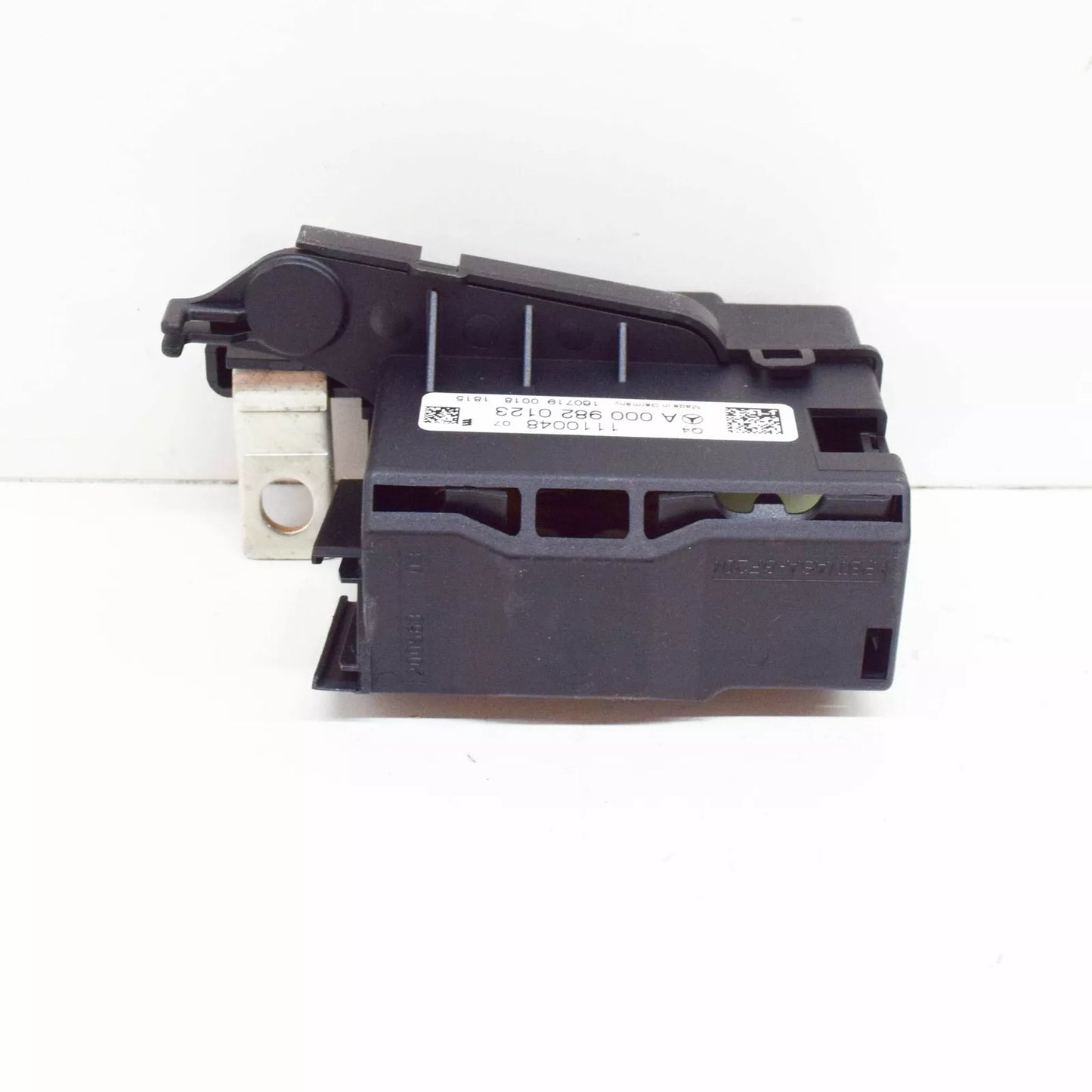 NEW MERCEDES-BENZ GLE W166 FRONT RIGHT FOOTWELL RELAY A0009820123 2016 10892345