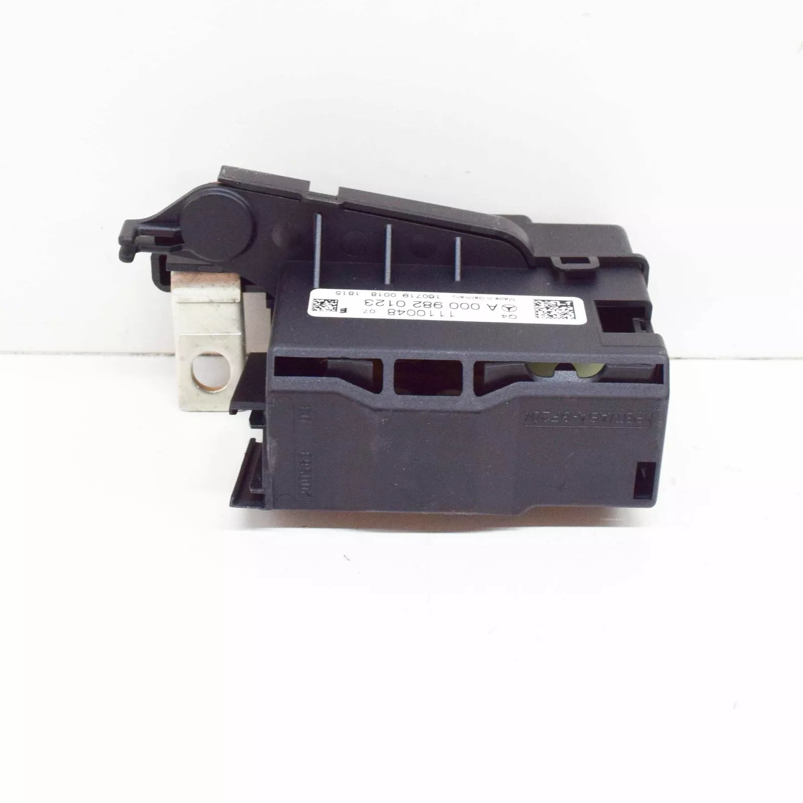 NEW MERCEDES-BENZ GLE W166 FRONT RIGHT FOOTWELL RELAY A0009820123 2016 10892345