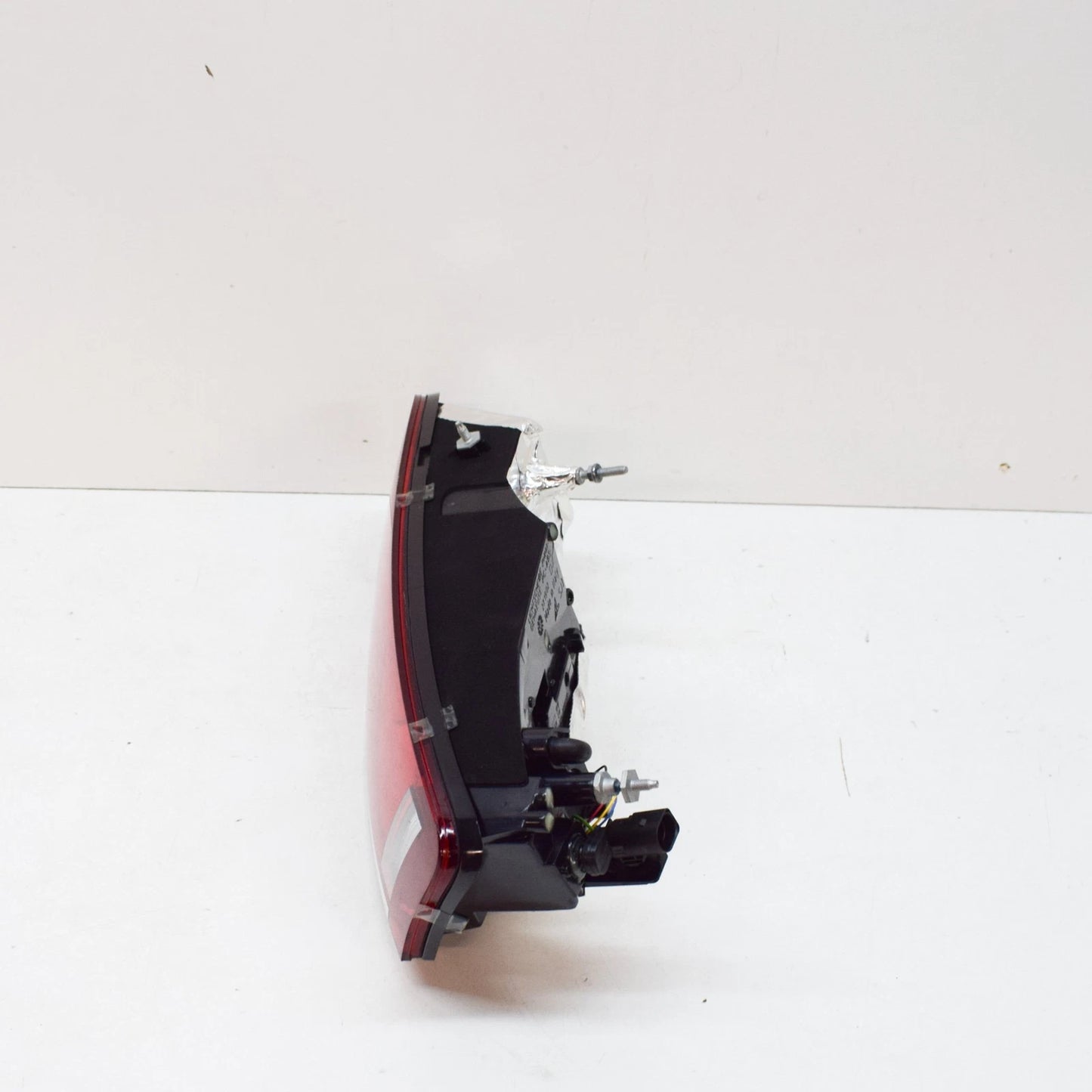 NEW AUDI R8 REAR RIGHT TAILLIGHT 420945096F ORIGINAL