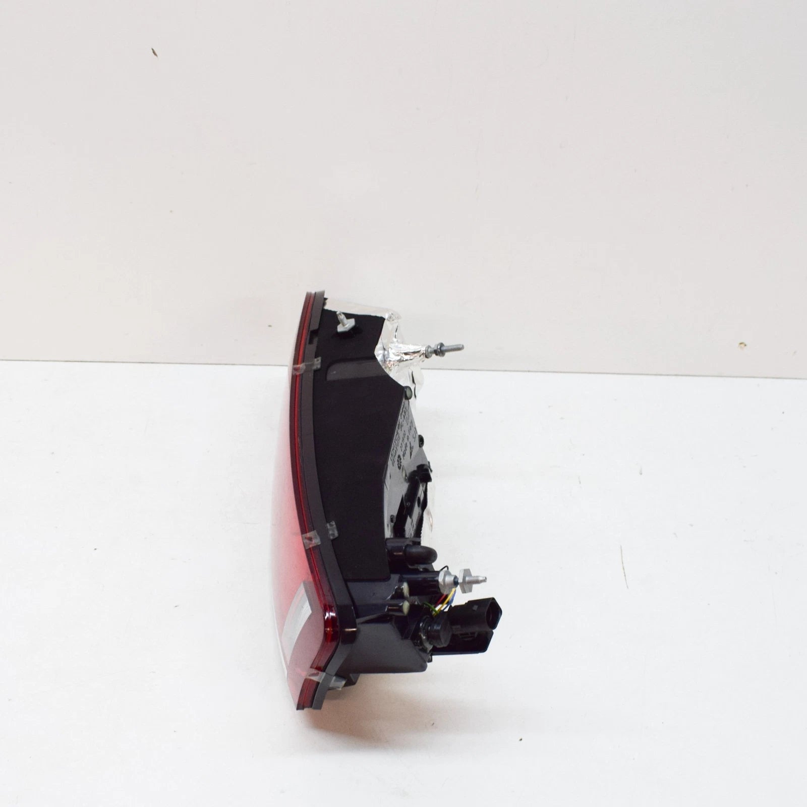 NEW AUDI R8 REAR RIGHT TAILLIGHT 420945096F ORIGINAL