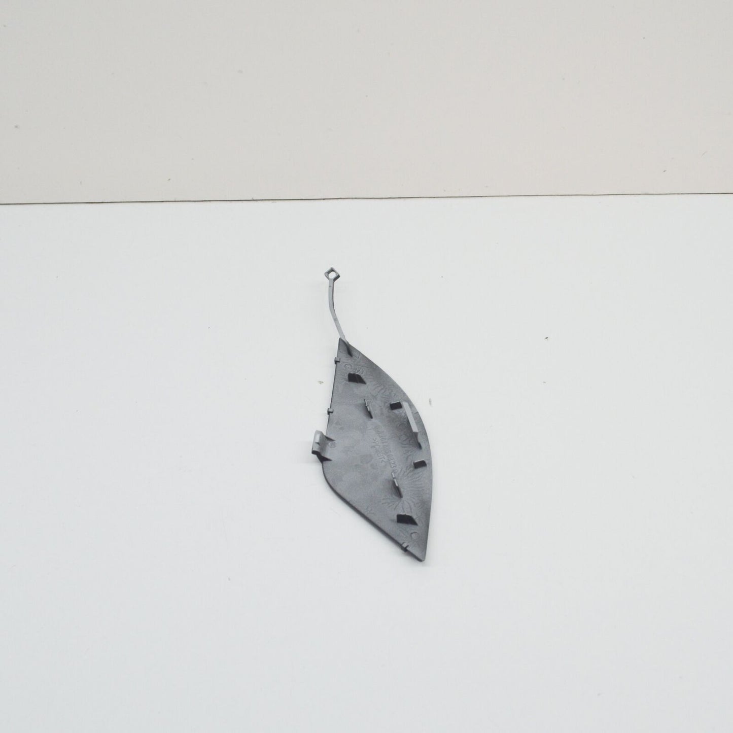 NEW MERCEDES-BENZ C W204 REAR BUMPER TOW EYE COVER A20488508239999 ORIGINAL