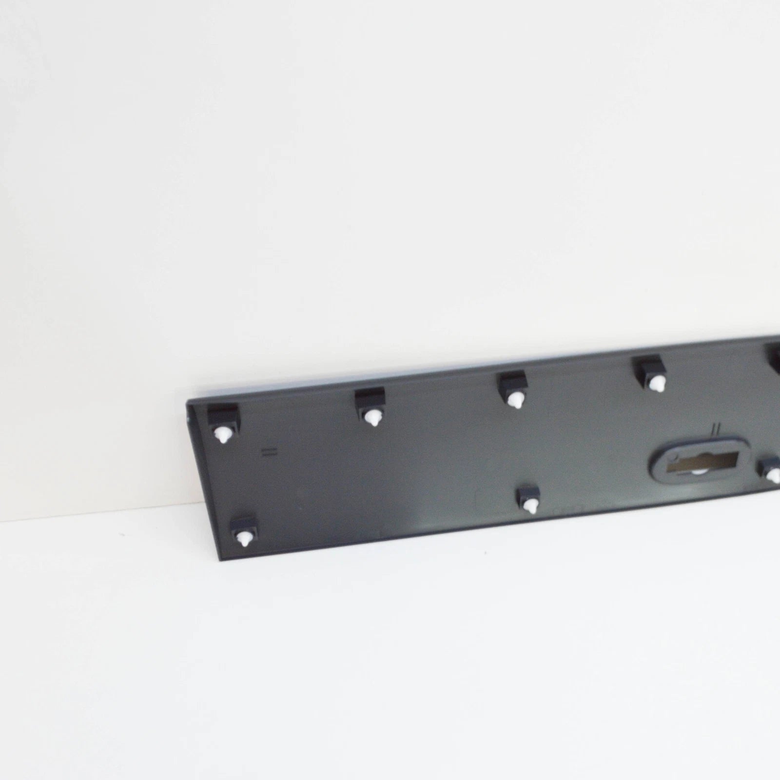 NEW MB SPRINTER W907 REAR RIGHT WHEEL ARCH FRONT STRIP A91069072009K83 ORIGINAL