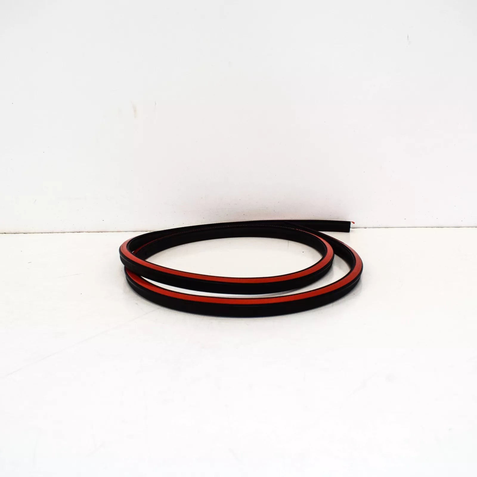 NEW AUDI TT MK3 FRONT RIGHT WEATHERSTRIP DOOR SEAL 8S0837911A