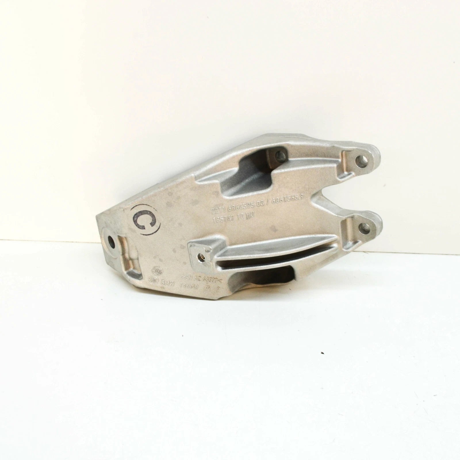 NEW BMW 3 G20 LEFT SIDE ENGINE BRACKET 22116864595 ORIGINAL