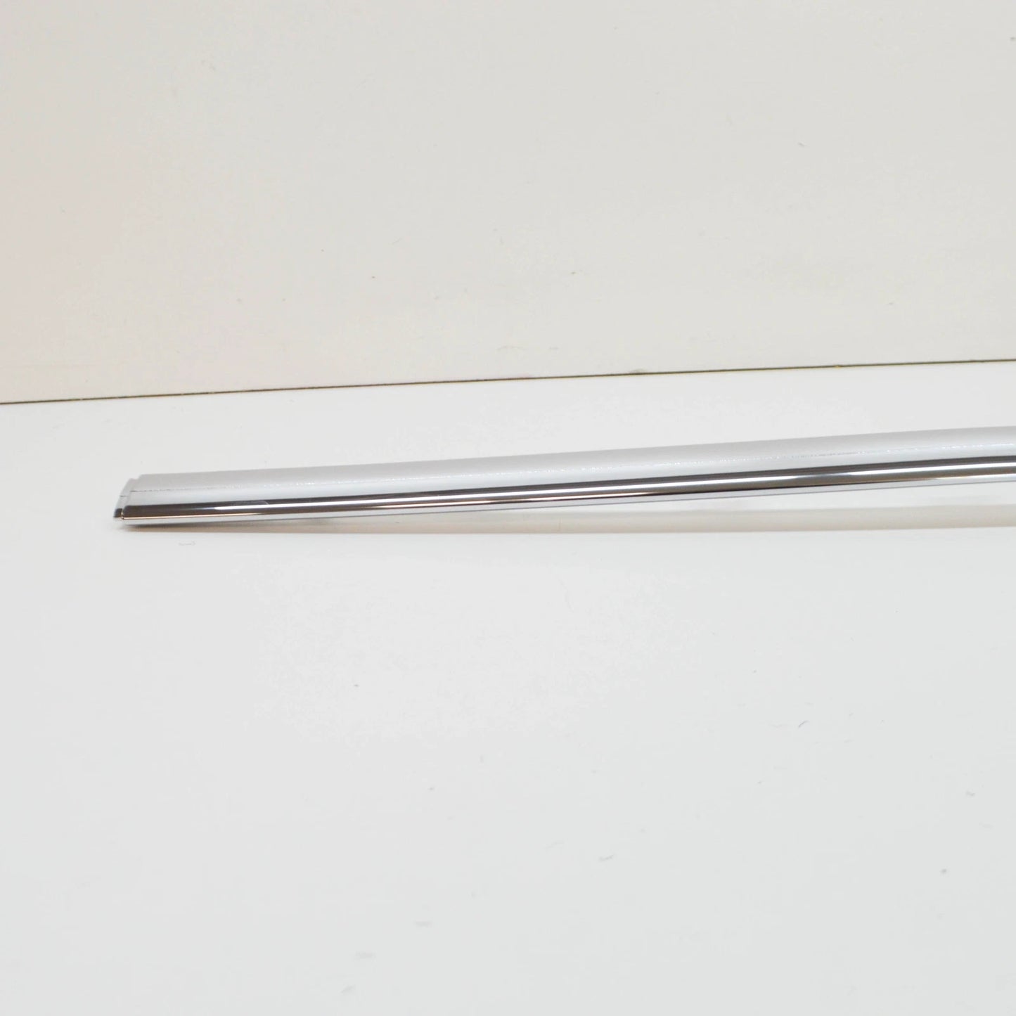 NEW MERCEDES-BENZ S W222 FRONT BUMPER LEFT TRIM STRIP A2228851200 ORIGINAL