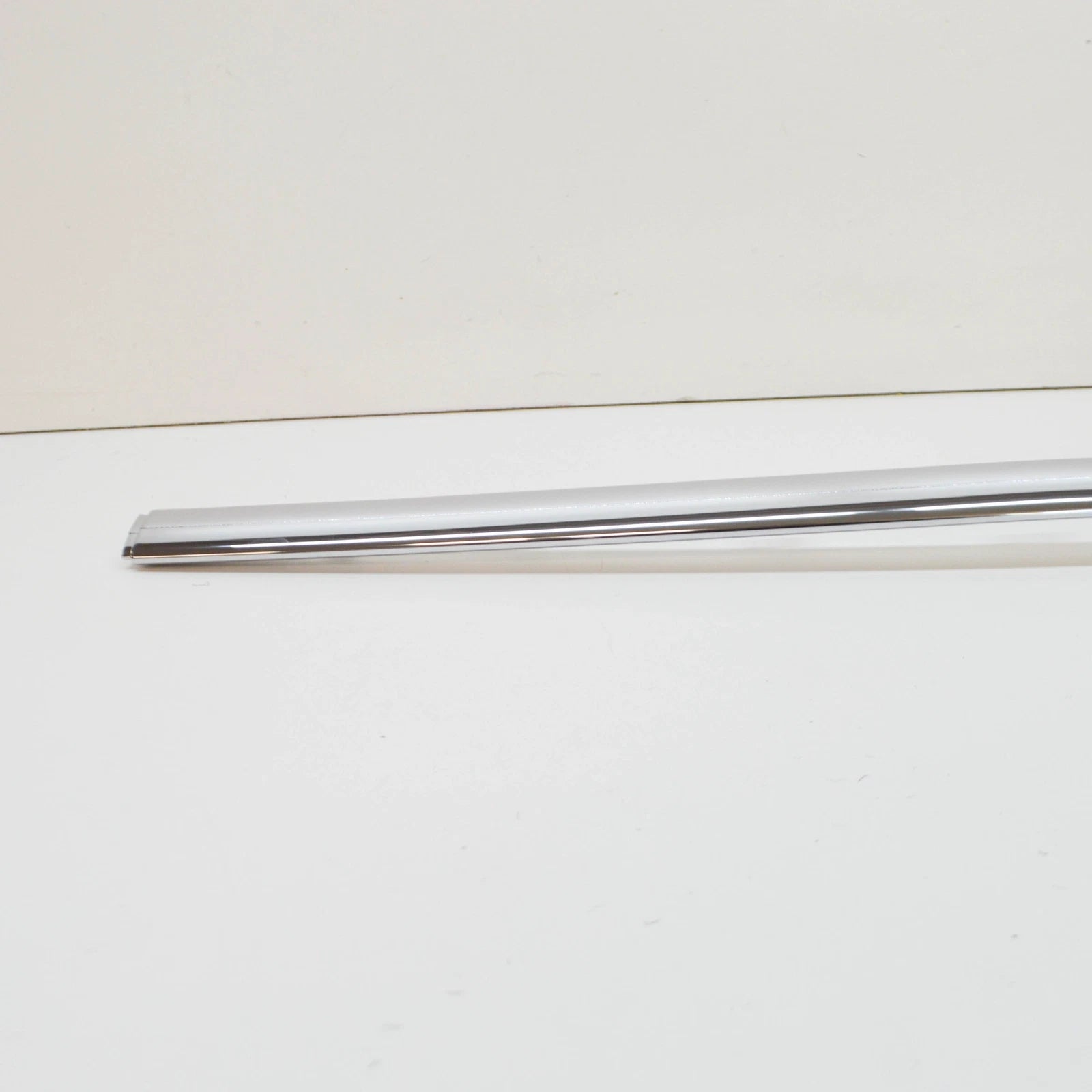 NEW MERCEDES-BENZ S W222 FRONT BUMPER LEFT TRIM STRIP A2228851200 ORIGINAL