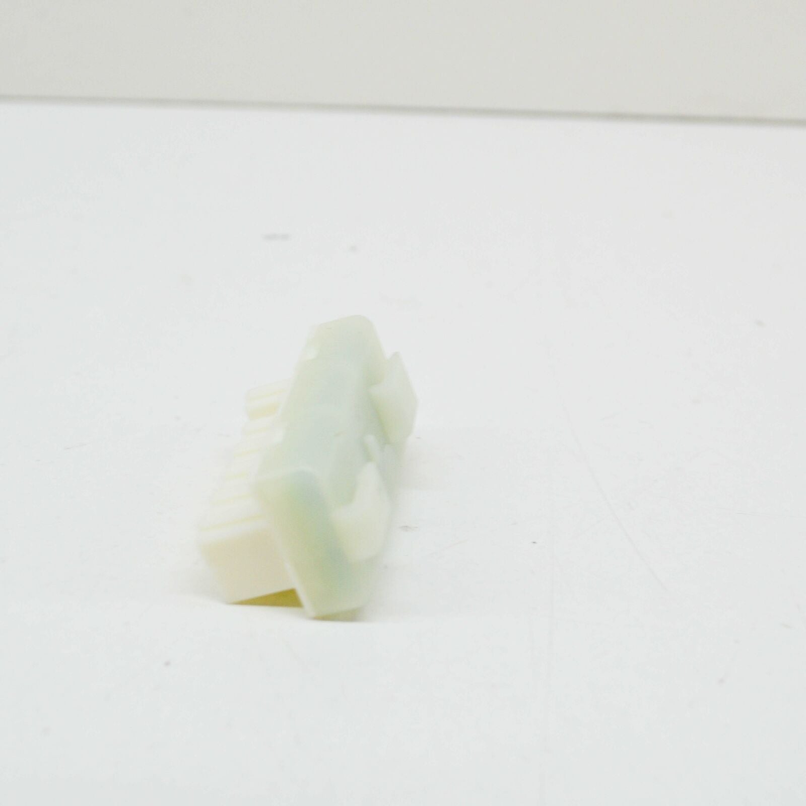 NEW MERCEDES-BENZ E COUPE C207 ENERGY DISTRIBUTOR A0009820512 ORIGINAL