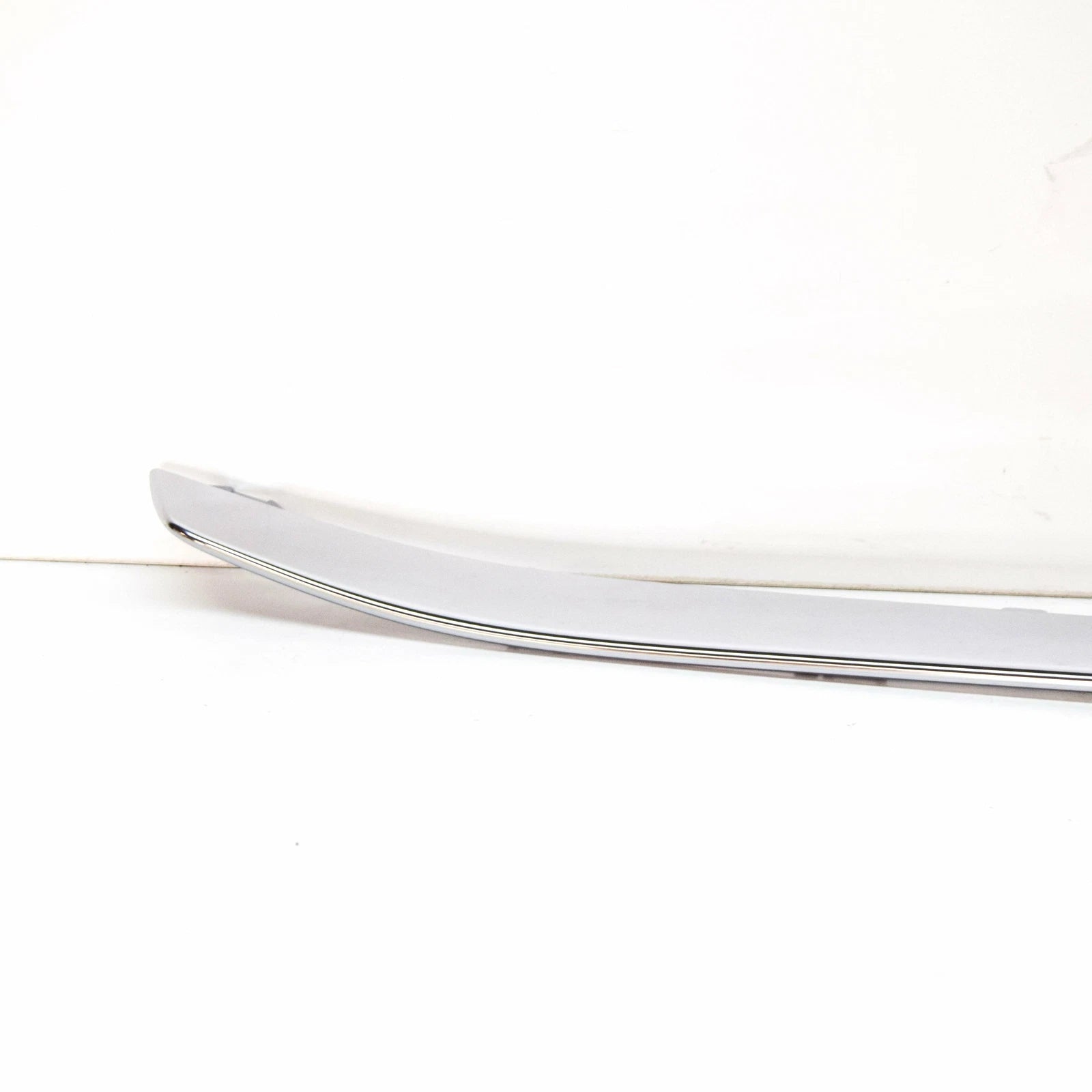 NEW MB E-CLASS W212 FRONT BUMPER CENTER CHROME TRIM A2128852474 2015