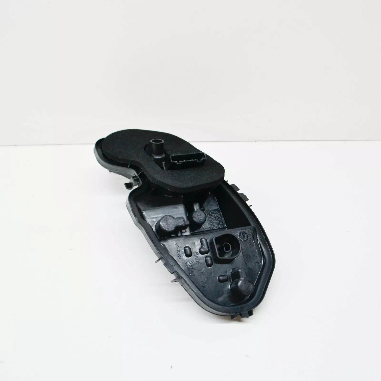 NEW VOLKSWAGEN SCIROCCO REAR LEFT TAIL LIGHT BULB HOLDER 1K8945257C 2012