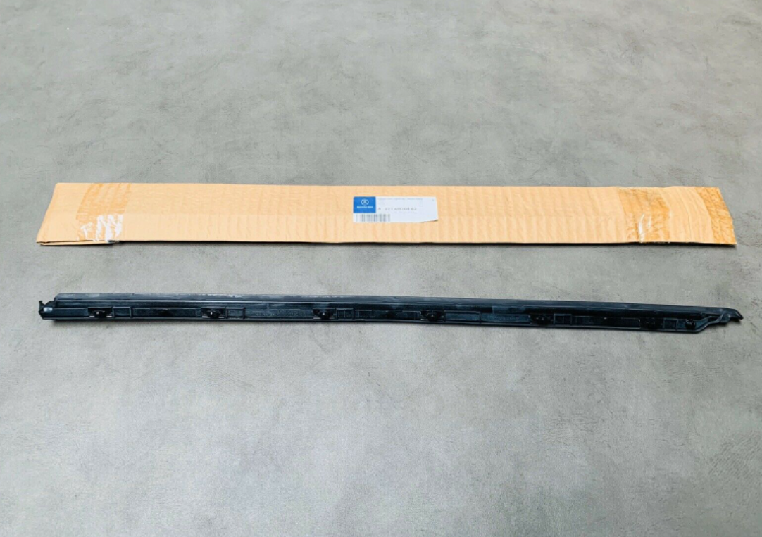 new mercedes-benz s w221 rear door bottom right ledge a2216900462 original