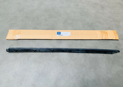 new mercedes-benz s w221 rear door bottom right ledge a2216900462 original