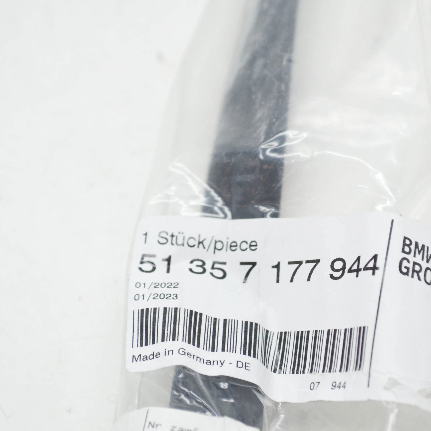 NEW BMW 7 F01 REAR RIGHT DOOR SEAL RUBBER 51357177944 ORIGINAL